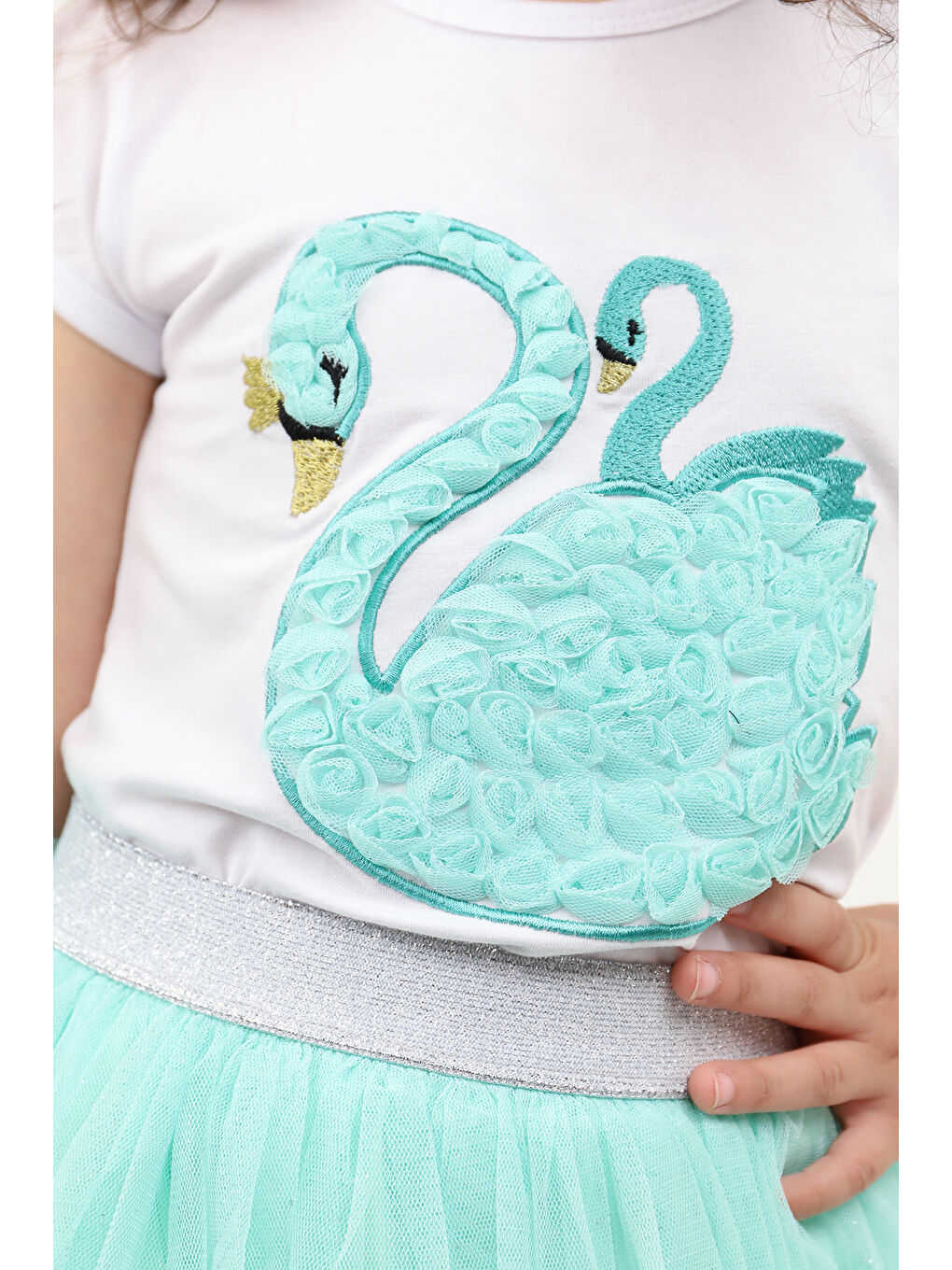 Beyaz Kız Çocuk Etekli Takım Kuğu Nakışlı-2