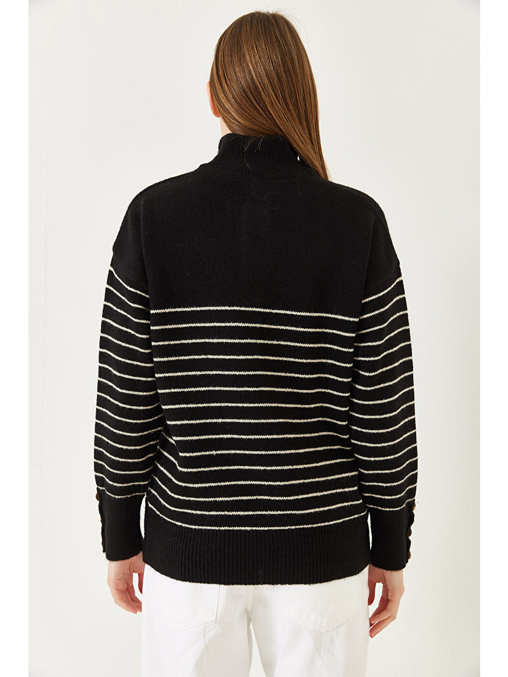 Siyah Kadın Kolu Düğmeli Patlı Triko Kazak-6