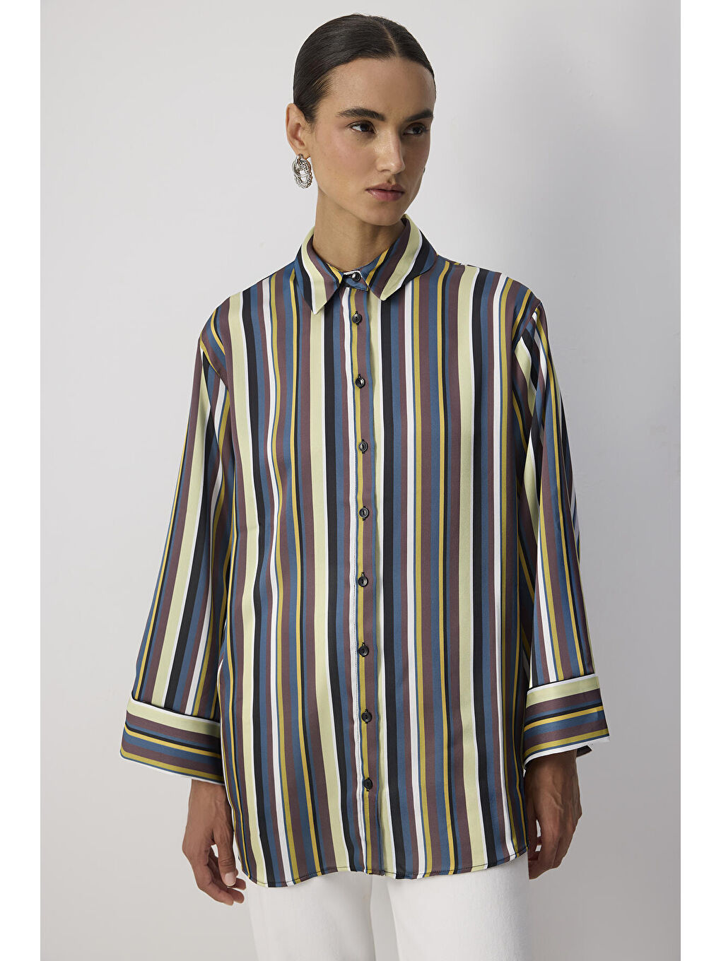 Yeşil Çizgi Desenli Saten Gömlek-1