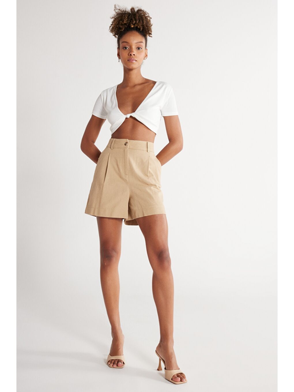 Regular Fit Normal Kesim %100 Pamuk Normal Bel Bej Şort-2