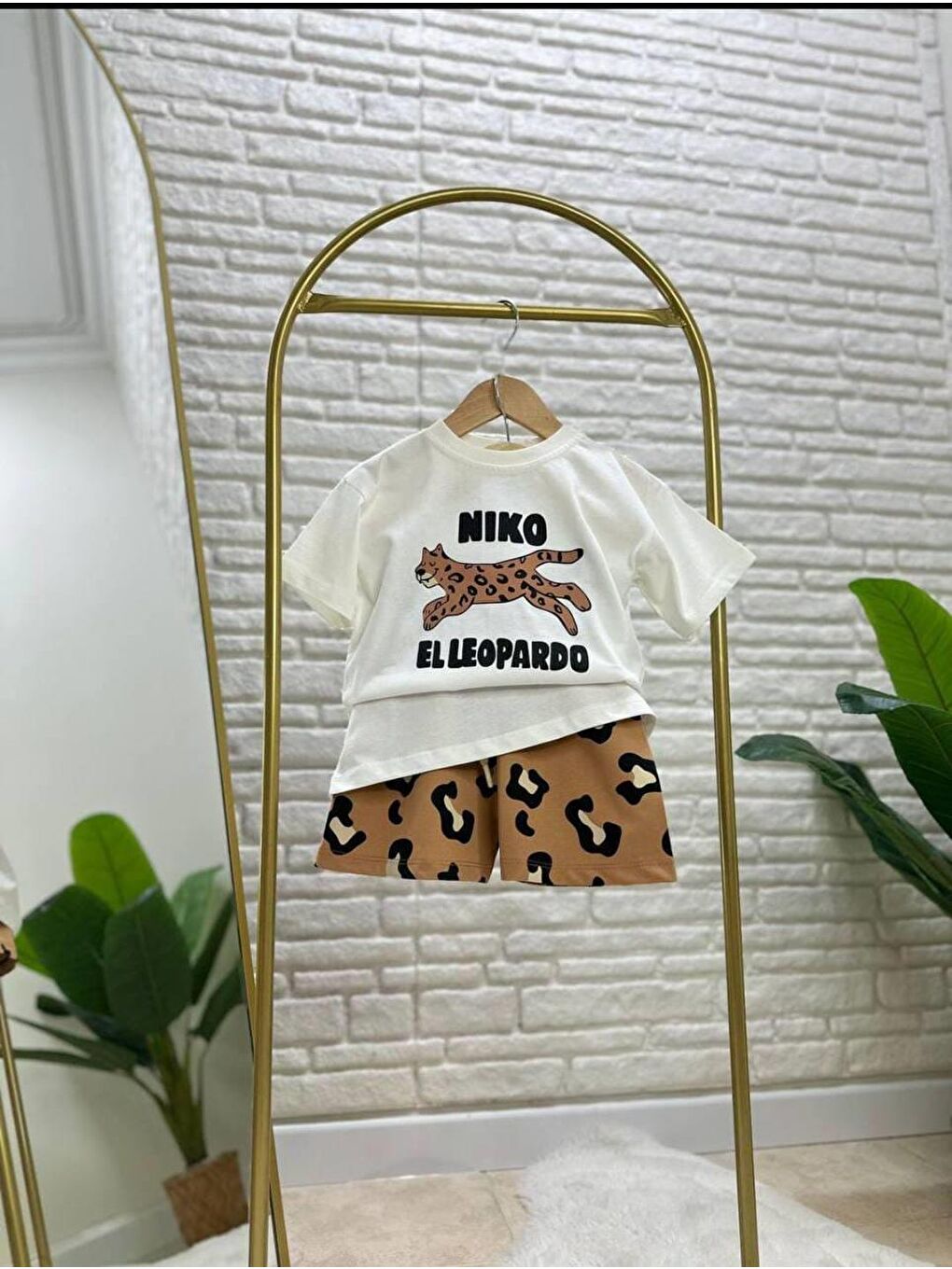Erkek Çocuk Bej Leopar Desenli Pamuklu Şortlu Altüst Takım-1