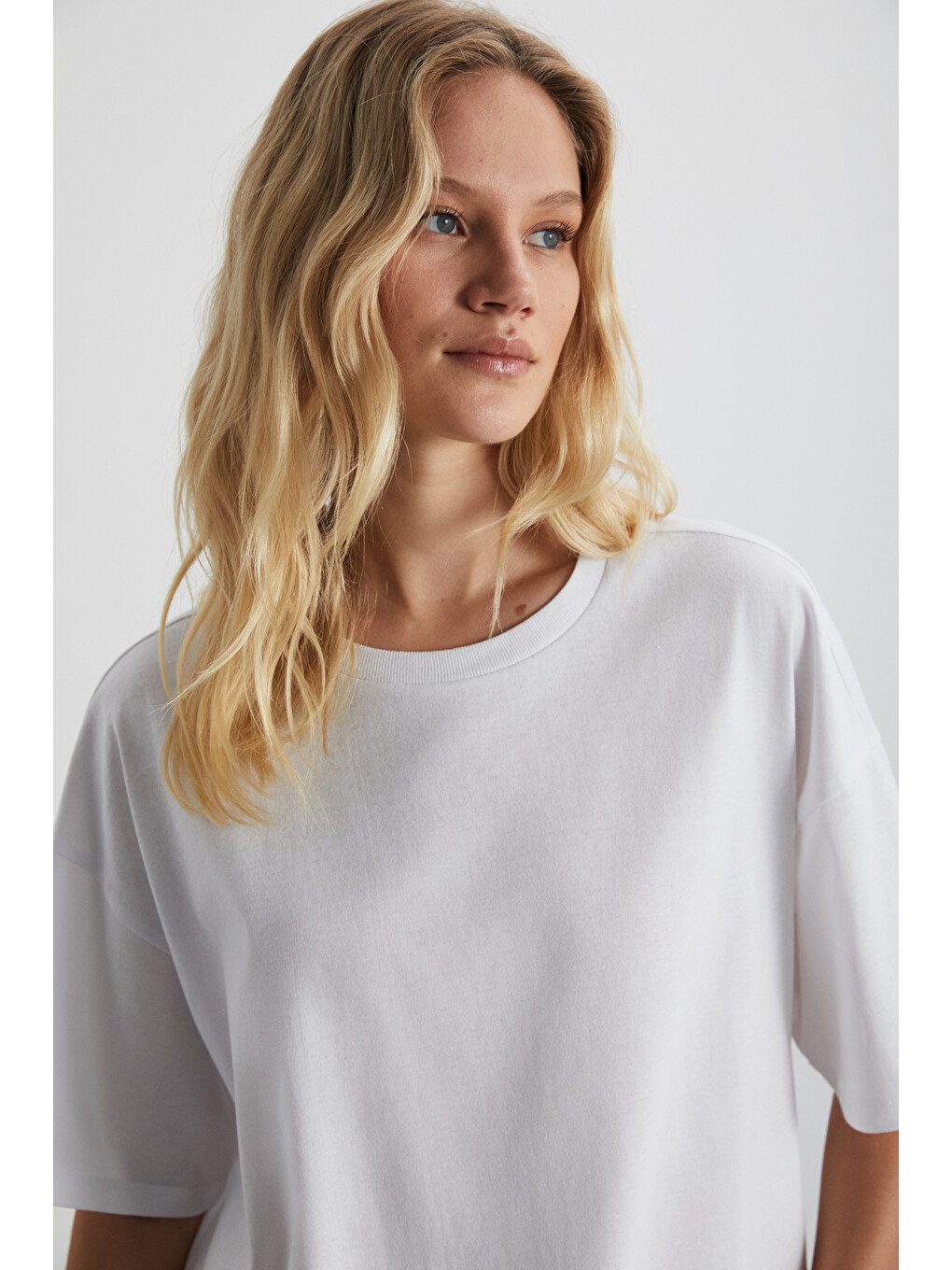 Beyaz LAGERTHA Kadın %100 organik Pamuklu Kalın Dokulu Oversize Fit Yuvarlak Yakalı BEYAZ T-Shirt-4