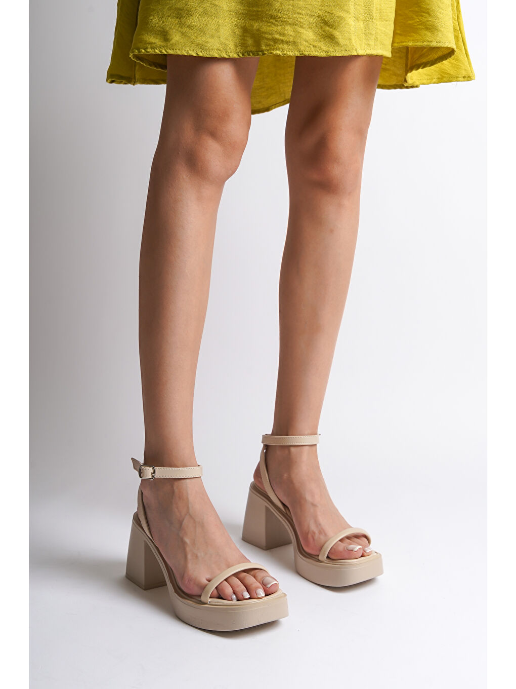 Bej Platform Bilekten Bantlı Kadın Topuklu Ayakkabı-4