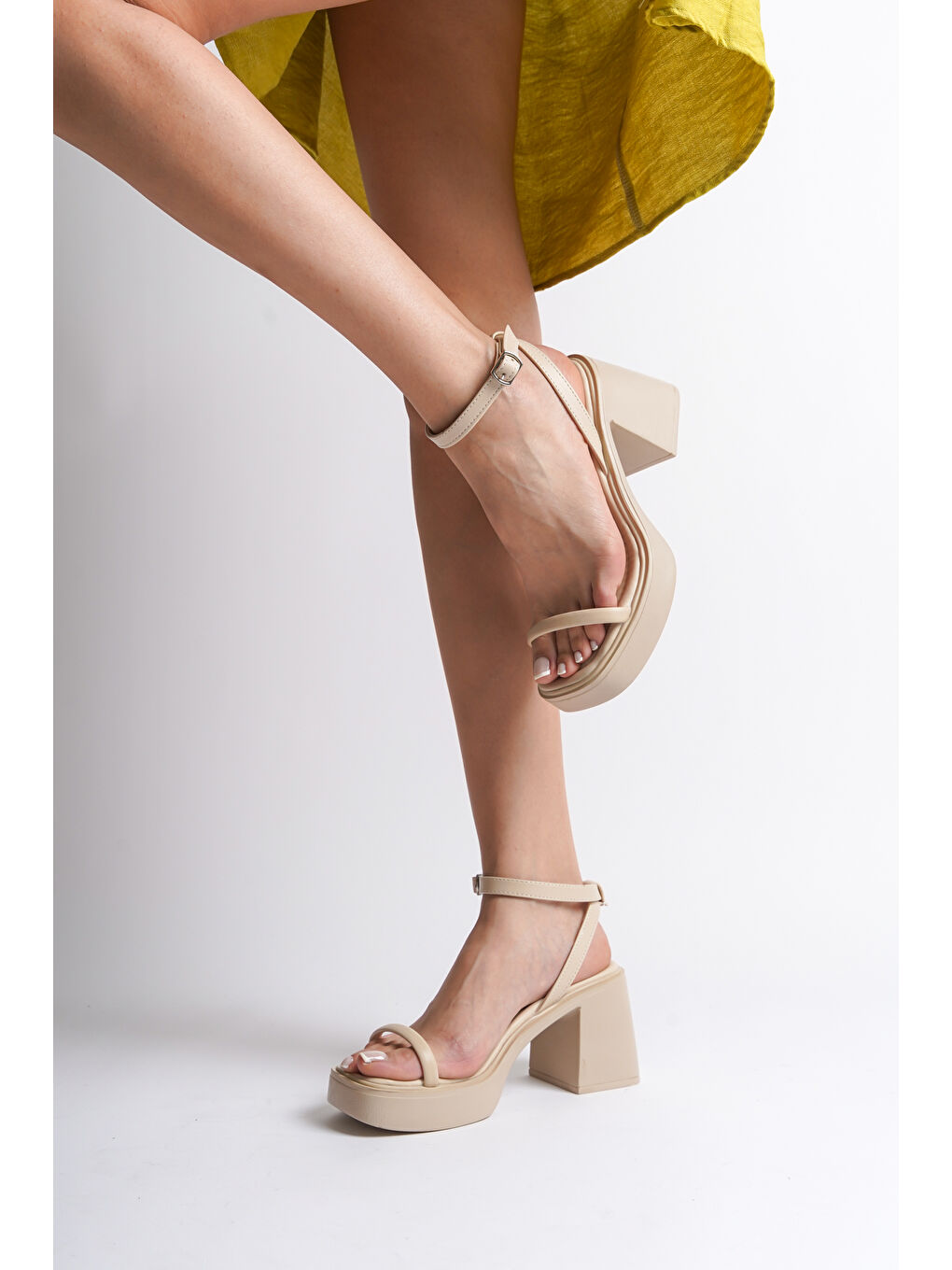 Bej Platform Bilekten Bantlı Kadın Topuklu Ayakkabı-5