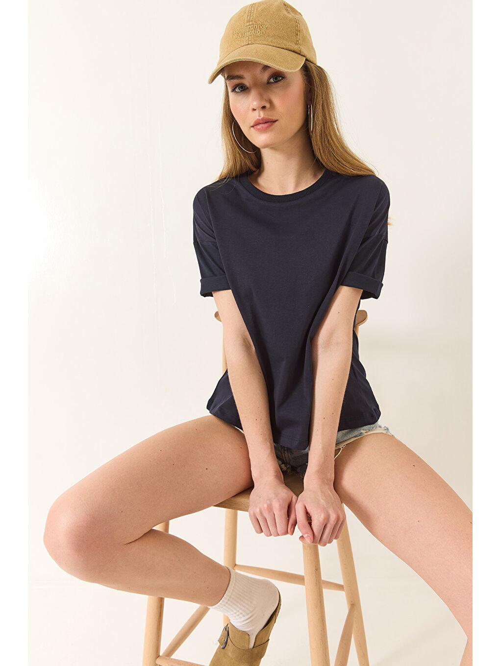 Lacivert Kadın % Organik Pamuk Relaxed Fit Yırtmaçlı Yuvarlak Yakalı T-Shirt-1