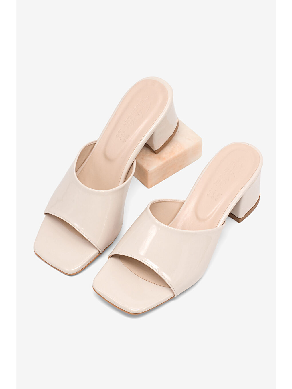 Kadın Bej Rahat Kalıp Topuklu Terlik-4