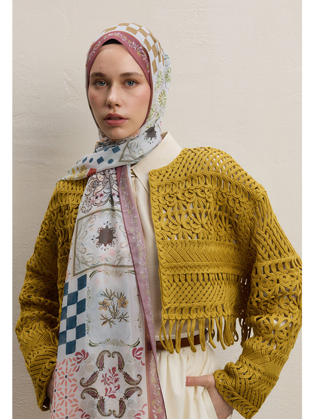 Pembe Bella Desen İpek Krep Şal Gülkurusu-1