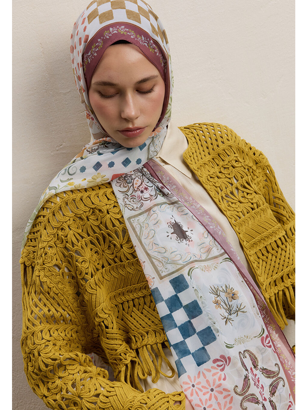 Pembe Bella Desen İpek Krep Şal Gülkurusu-2