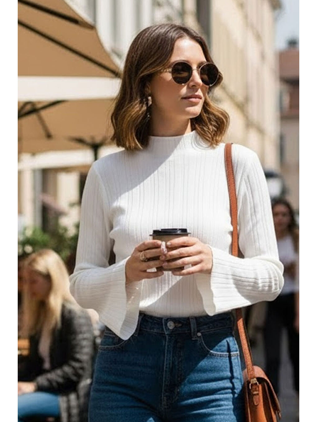 Kadın İspanyol Kol Beyaz Yarım Balıkçı Detaylı Triko Kazak