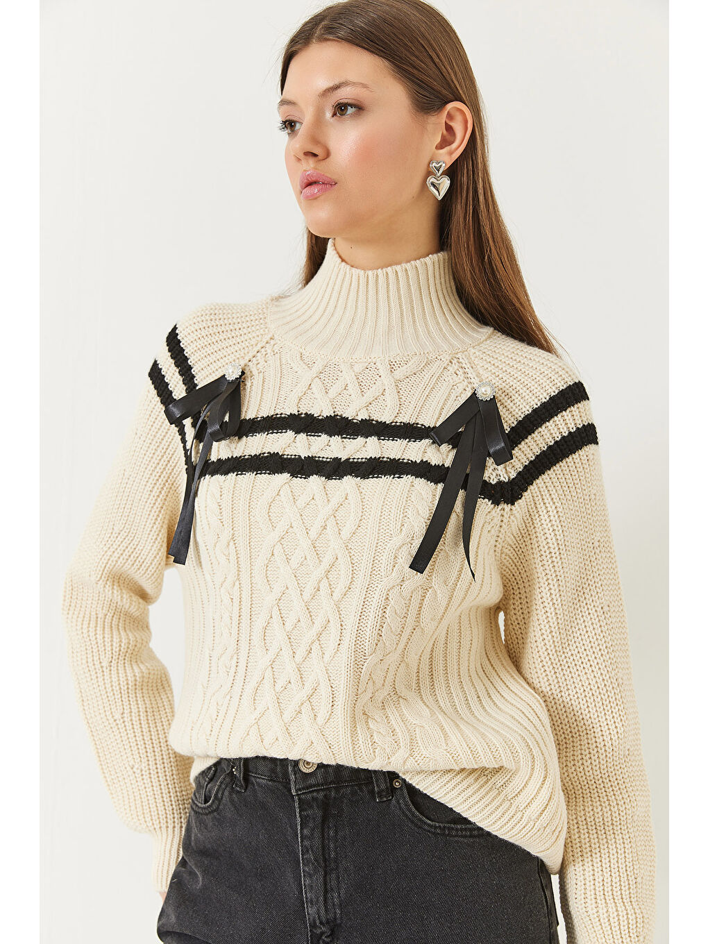 Lila Kadın Yakası Taşlı Fiyonklu Triko Kazak-3