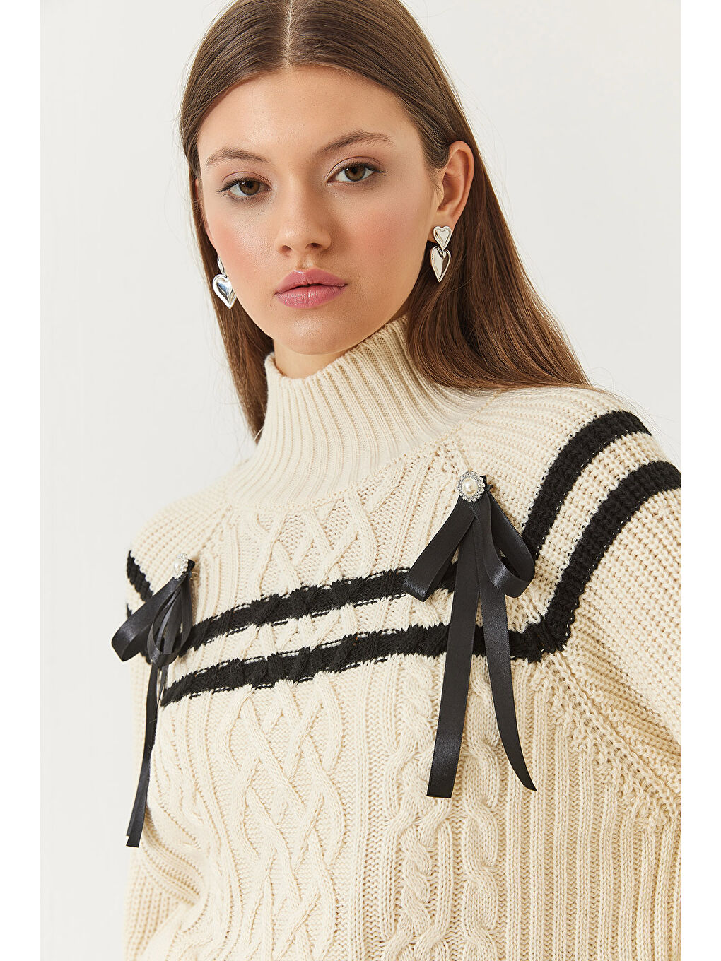 Lila Kadın Yakası Taşlı Fiyonklu Triko Kazak-4