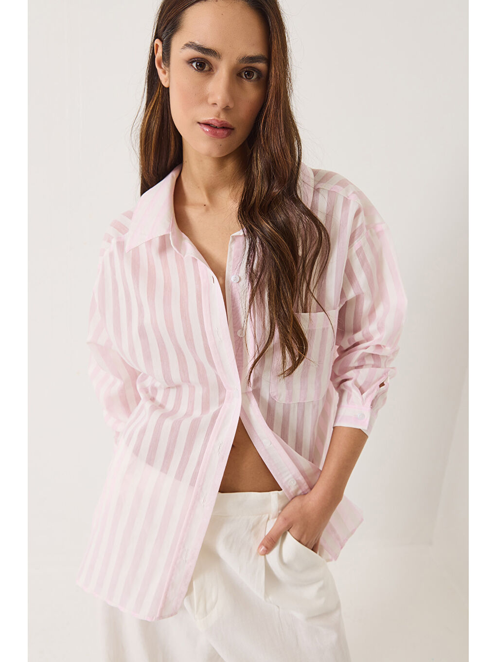 Pembe Kadın Çizgili Tek Cep Detaylı Oversize Gömlek-2