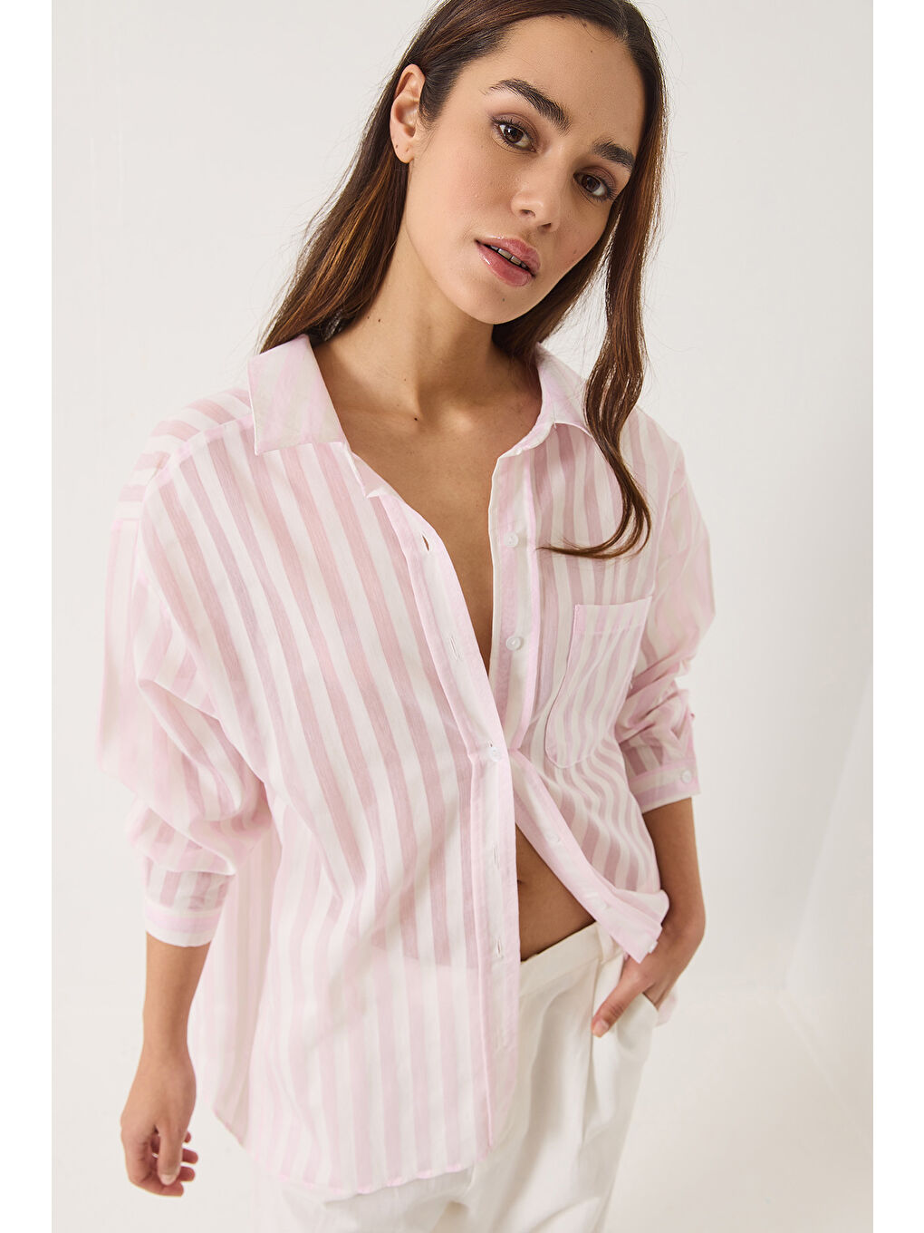 Pembe Kadın Çizgili Tek Cep Detaylı Oversize Gömlek-3