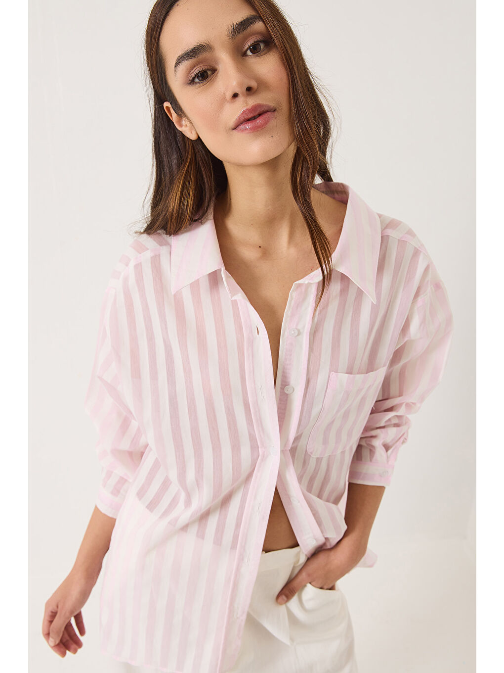 Pembe Kadın Çizgili Tek Cep Detaylı Oversize Gömlek-4