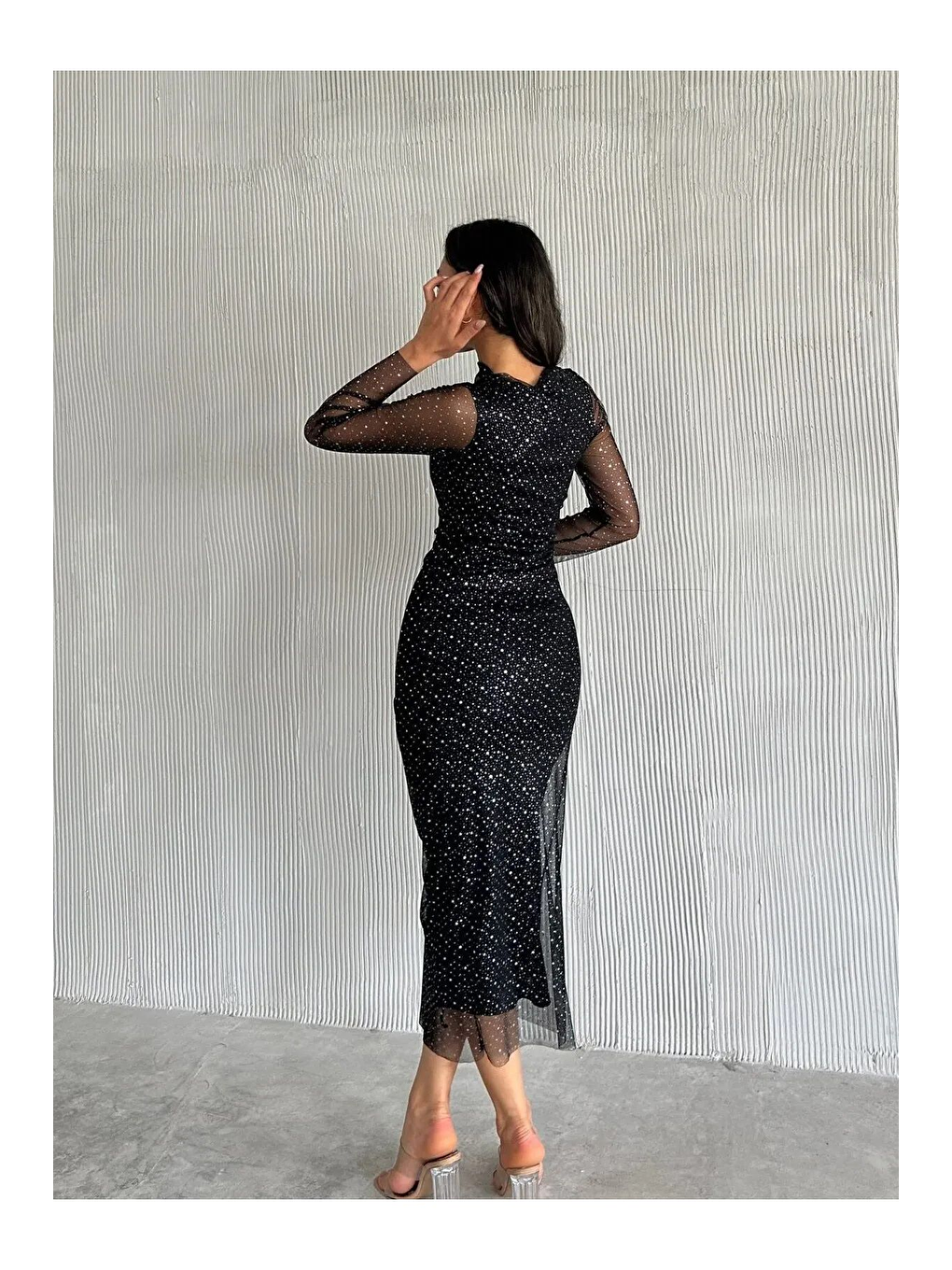 Kadın Siyah Hakim Yaka Gümüş Puantiye Detay Transparan Tül Kollu Astarlı Drapeli Midi Abiye Elbise-2