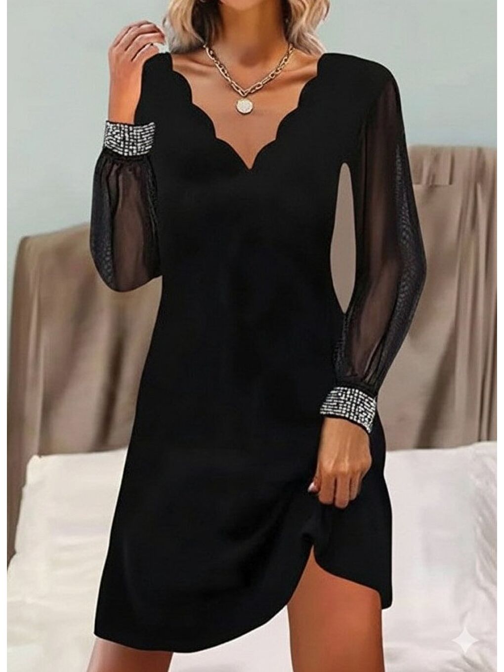 Siyah Kadın Uzun Kollu V Yaka Lazer Kesimli Tül Detaylı Mini Ithal Krep Elbise-2