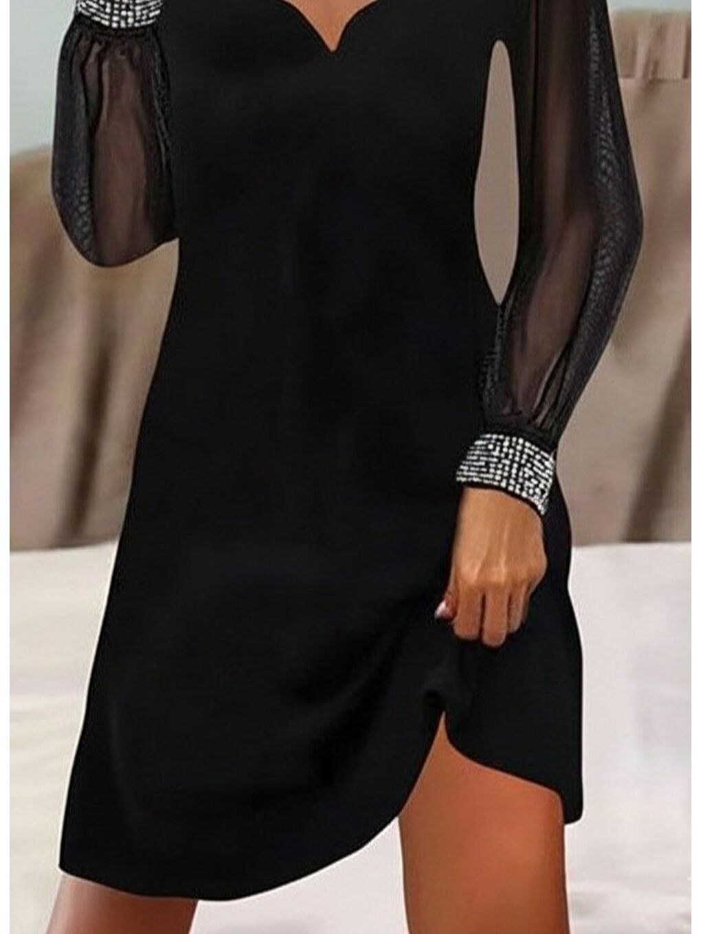 Siyah Kadın Uzun Kollu V Yaka Lazer Kesimli Tül Detaylı Mini Ithal Krep Elbise-4