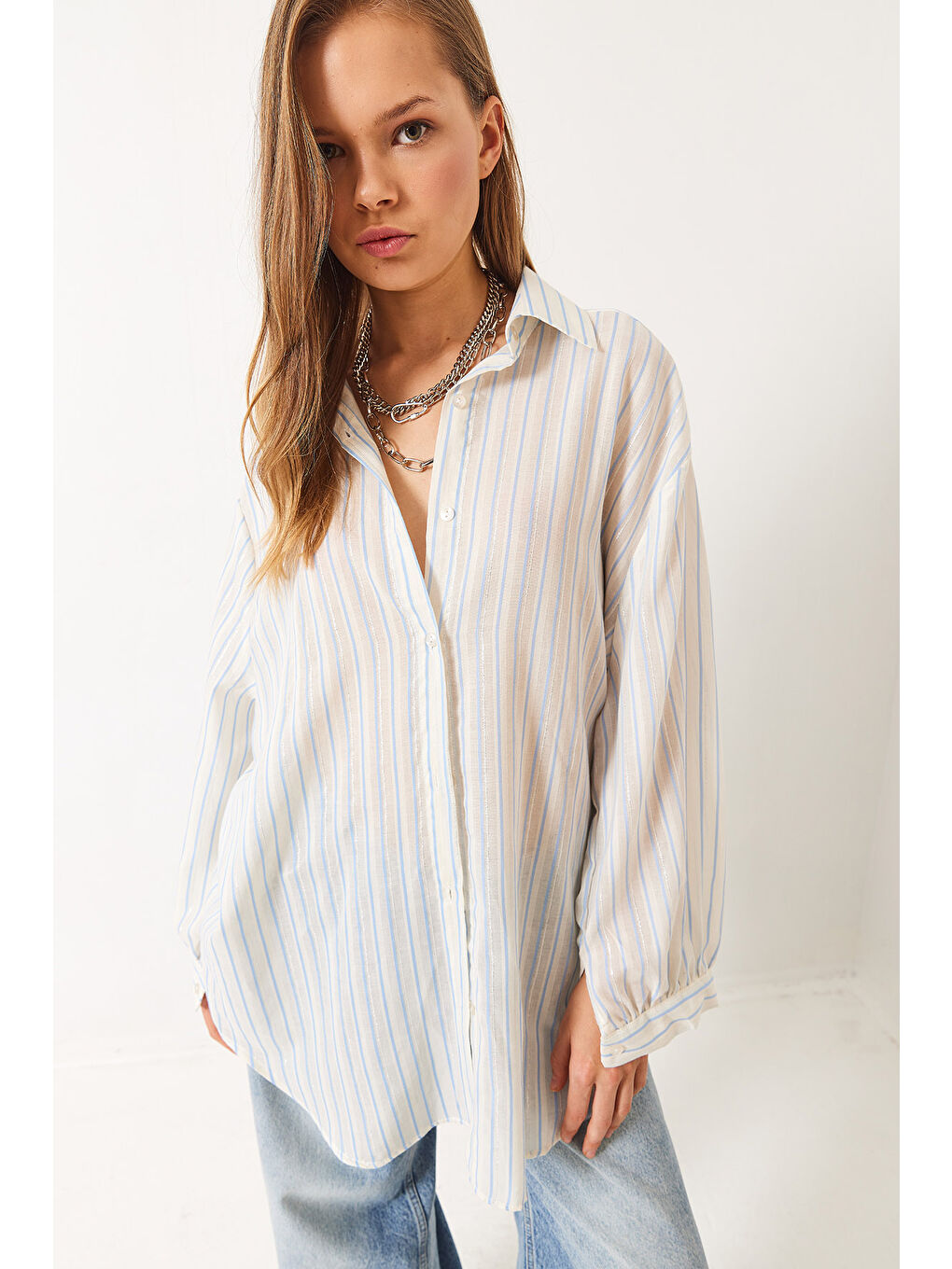 Mavi Kadın Parlak Çizgili Pamuk Oversize Gömlek-5