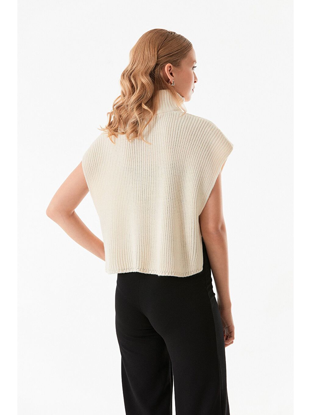 Bej Yarım Fermuarlı Dik Yaka Triko Süveter-4