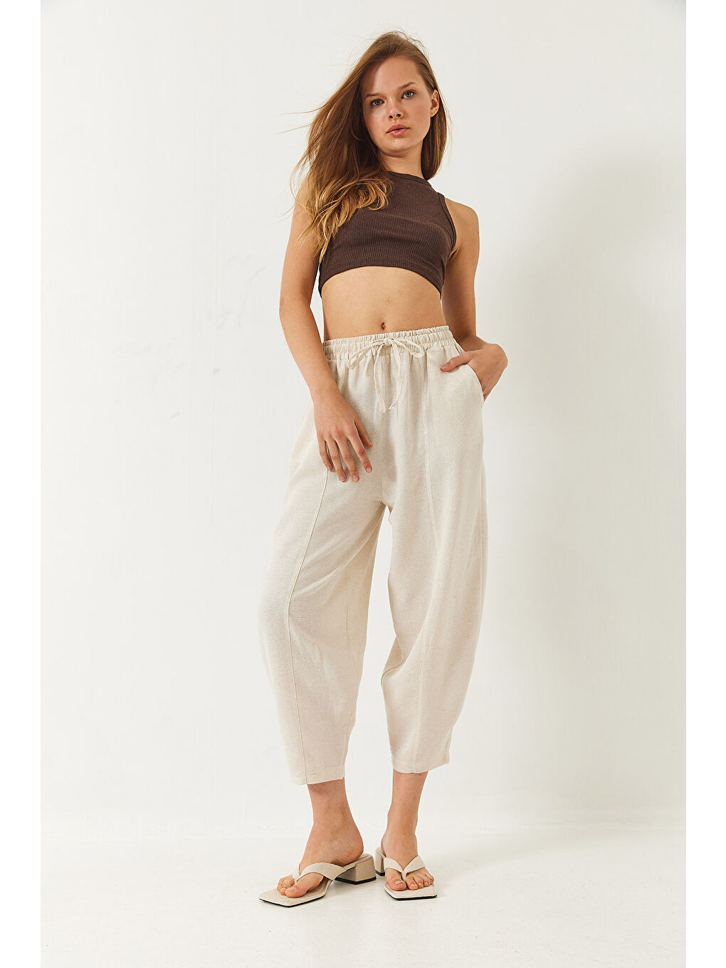 Bej Kadın Beli Lastikli Cep Detaylı Şalvar Kesim Pantolon-2