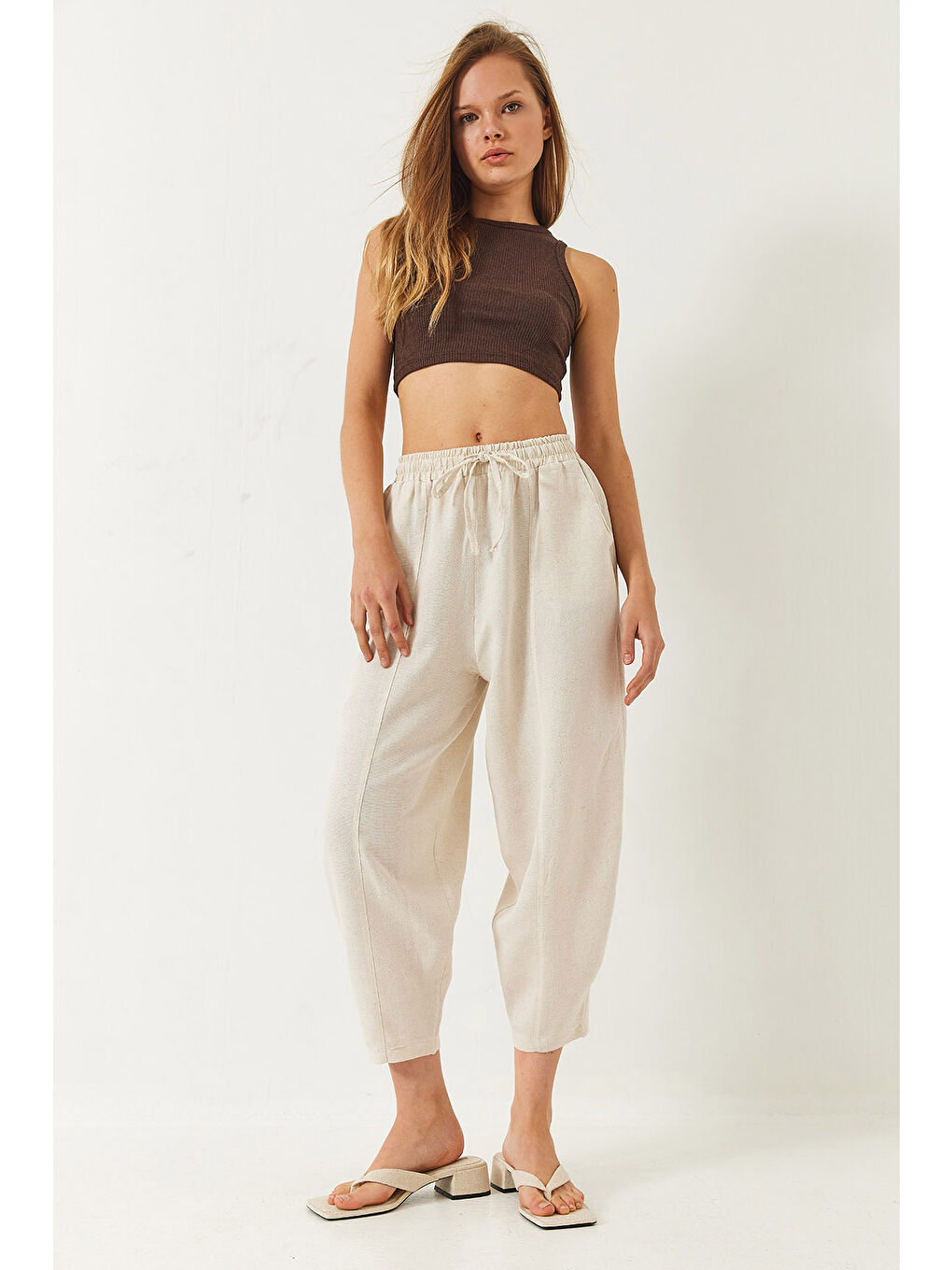 Bej Kadın Beli Lastikli Cep Detaylı Şalvar Kesim Pantolon-4