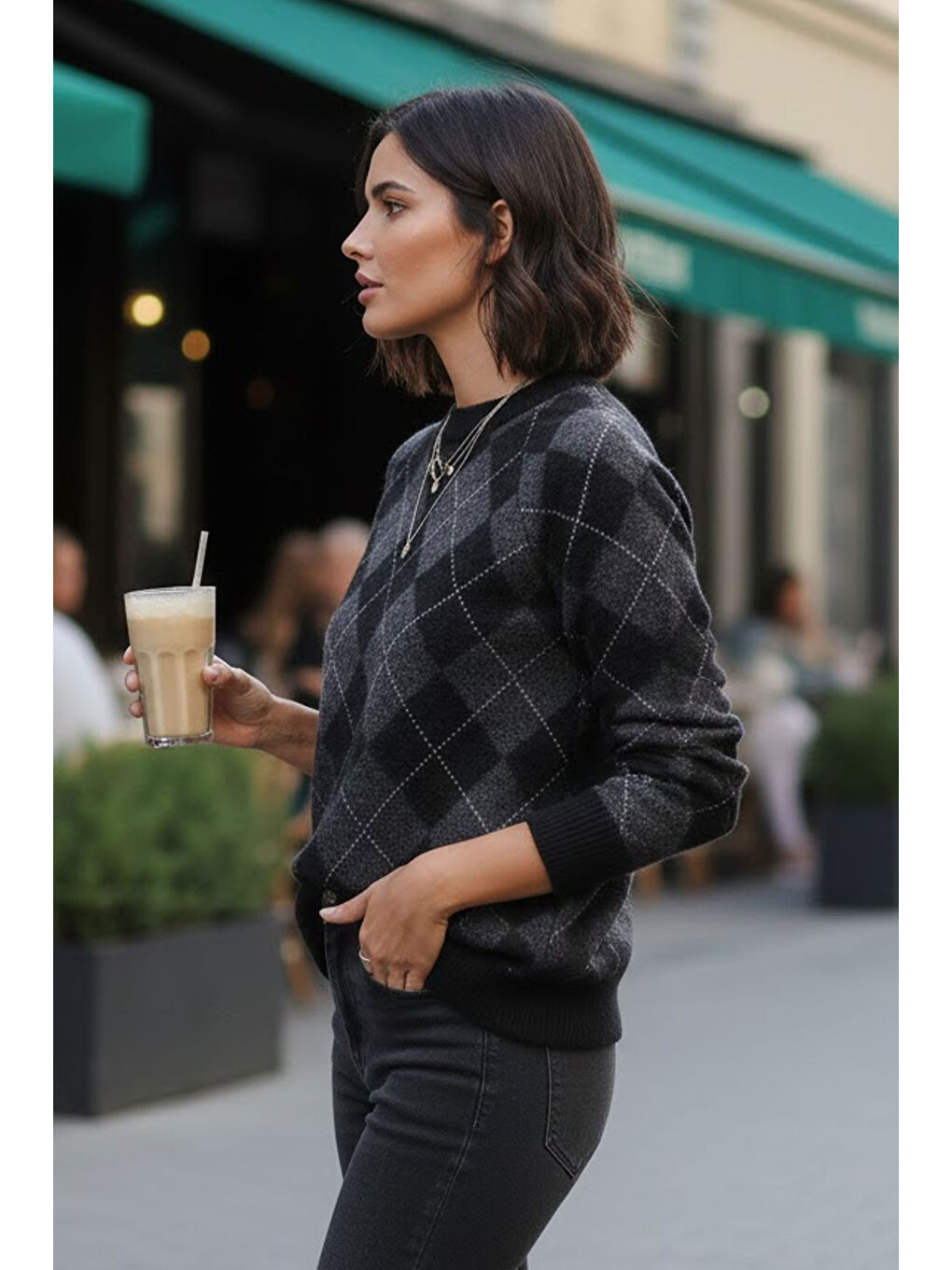 Kadın Siyah Yumuşak Dokulu Geniş Kalıp Bisiklet Yaka Baklava Triko Kazak-1