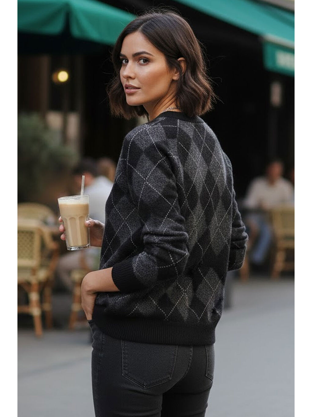 Kadın Siyah Yumuşak Dokulu Geniş Kalıp Bisiklet Yaka Baklava Triko Kazak-2