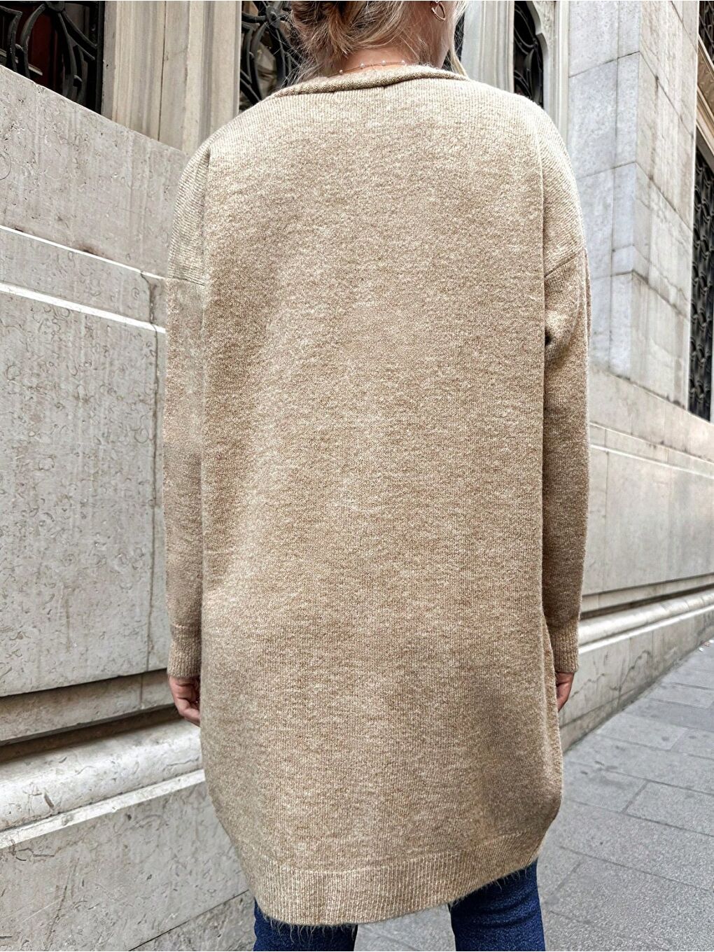 Bej Kadın Çiçek Nakışlı Cepli Uzun Triko Hırka-3