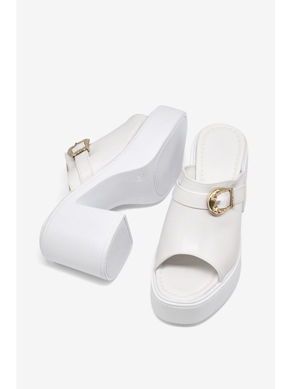 Kadın Beyaz Yüksek Tabanlı Rahat Tokalı Terlik-3