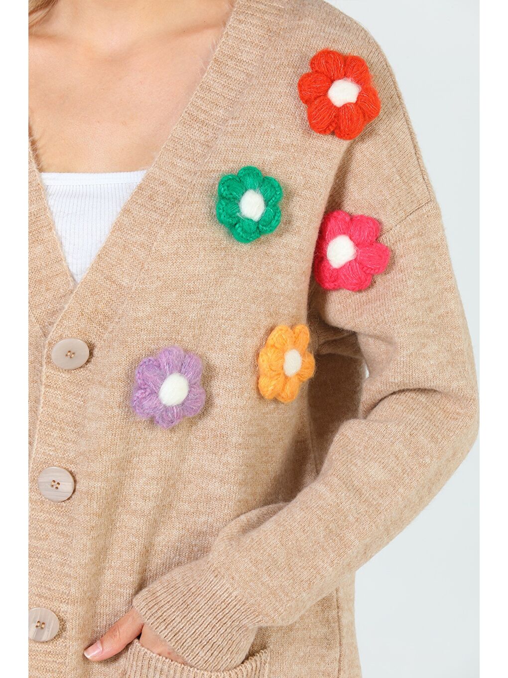 Bej Kadın Çiçek Nakışlı Cepli Uzun Triko Hırka-6