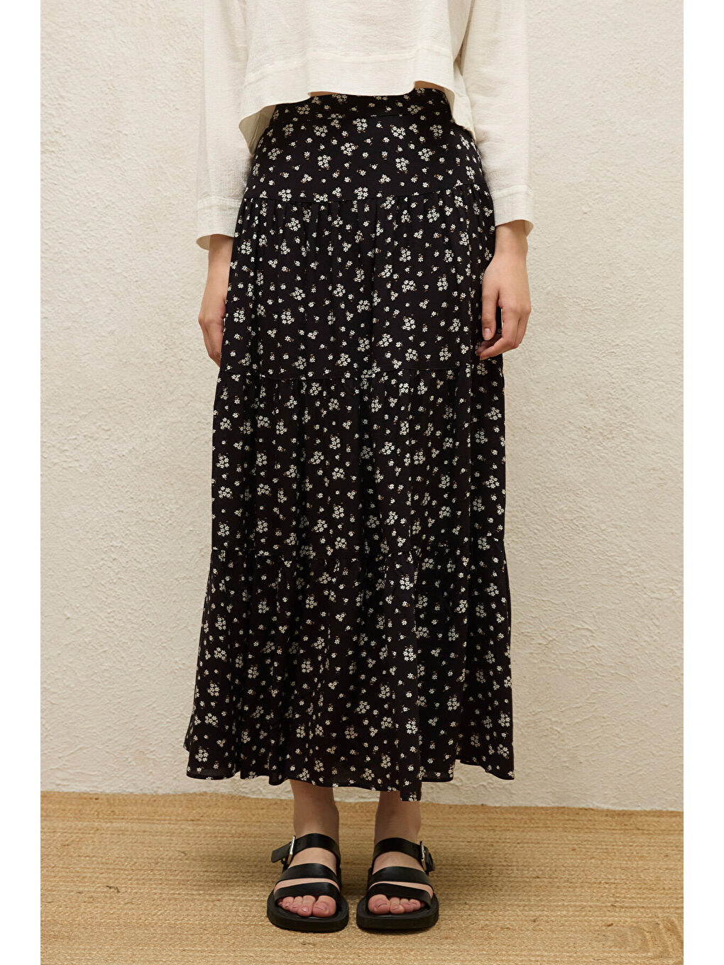 Siyah Viskon Desenli Etek Dıtsy-5