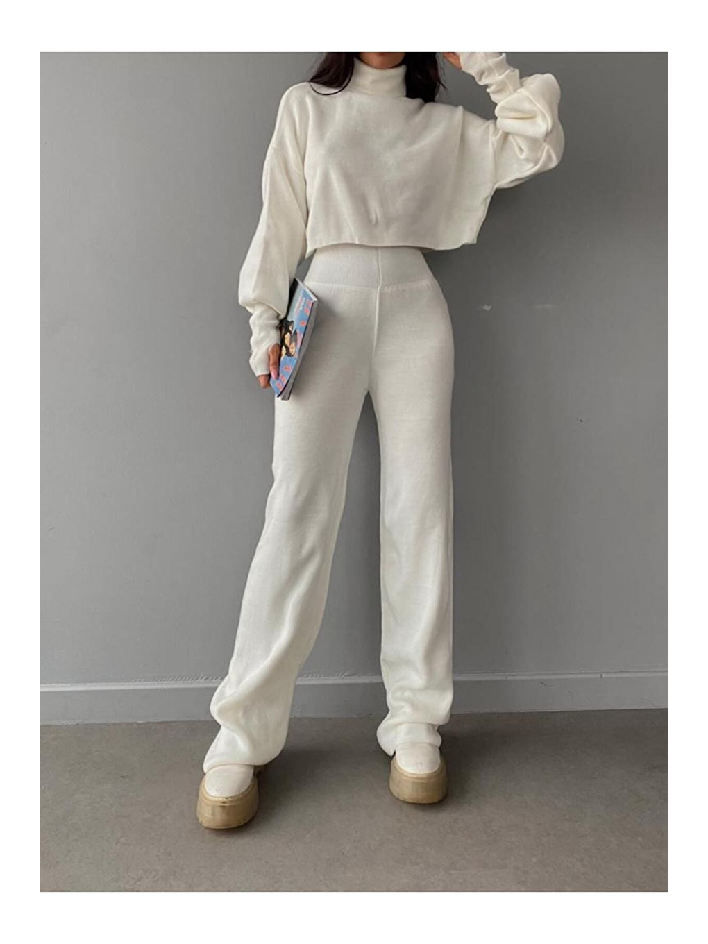 Beyaz Balıkçı Yaka Parmak Geçirmeli Alt Üst Triko Takım-2