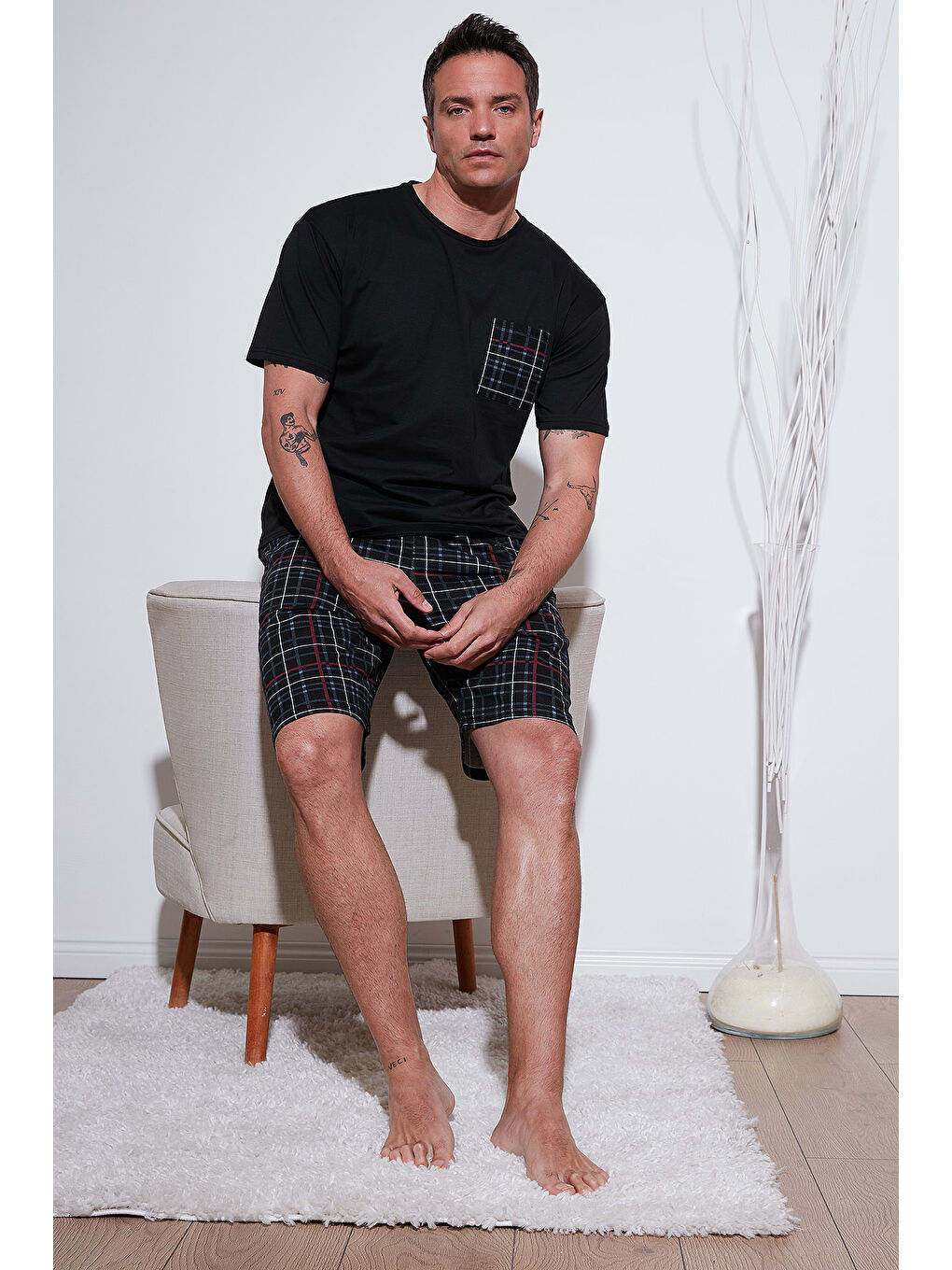 Siyah Kareli Regular Fit Pamuklu Bisiklet Yaka Kısa Kollu Şortlu Pijama Takımı 6572020