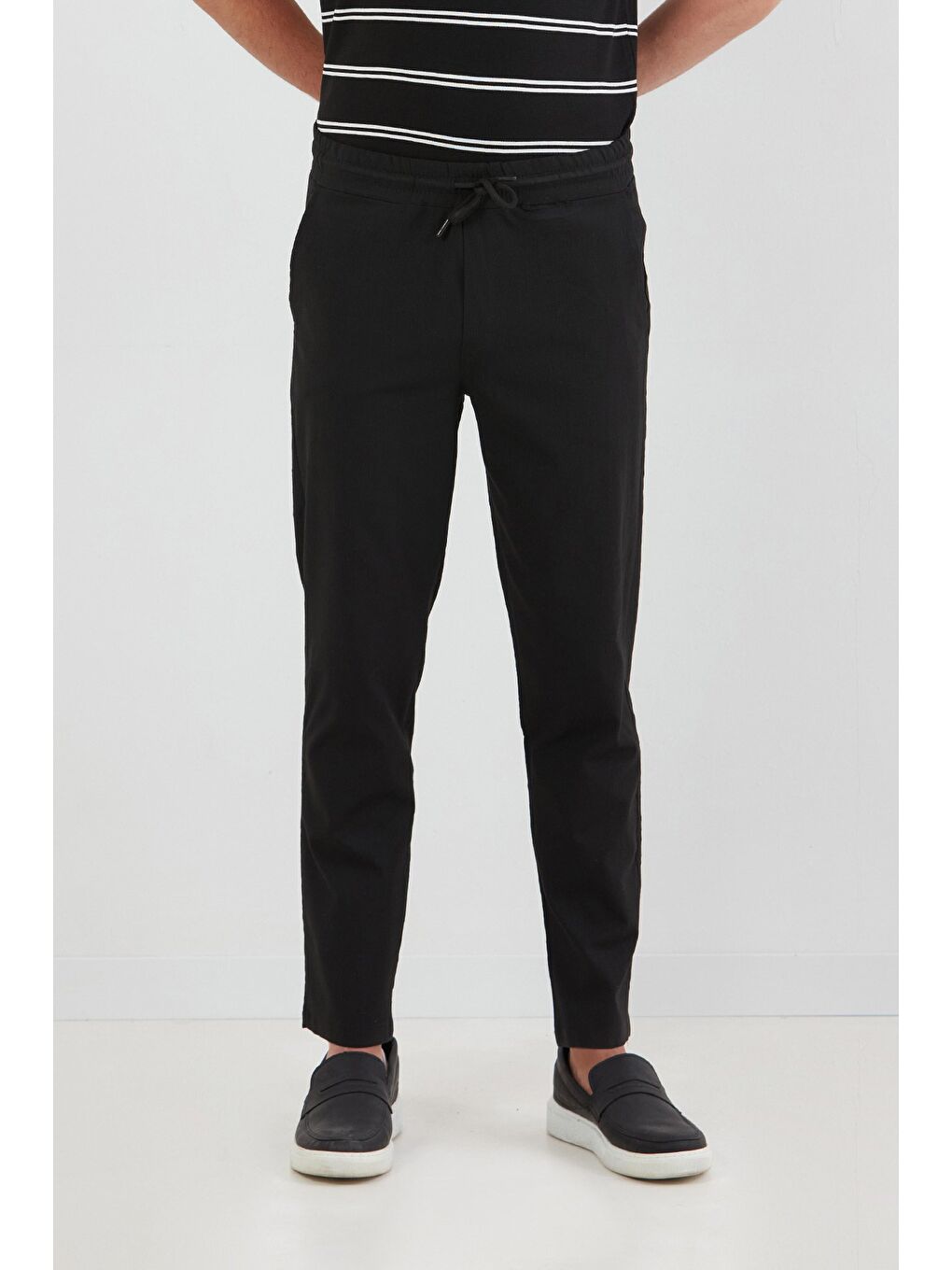 Siyah Beli Bağlamalı Jogger Kumaş Pantolon-2