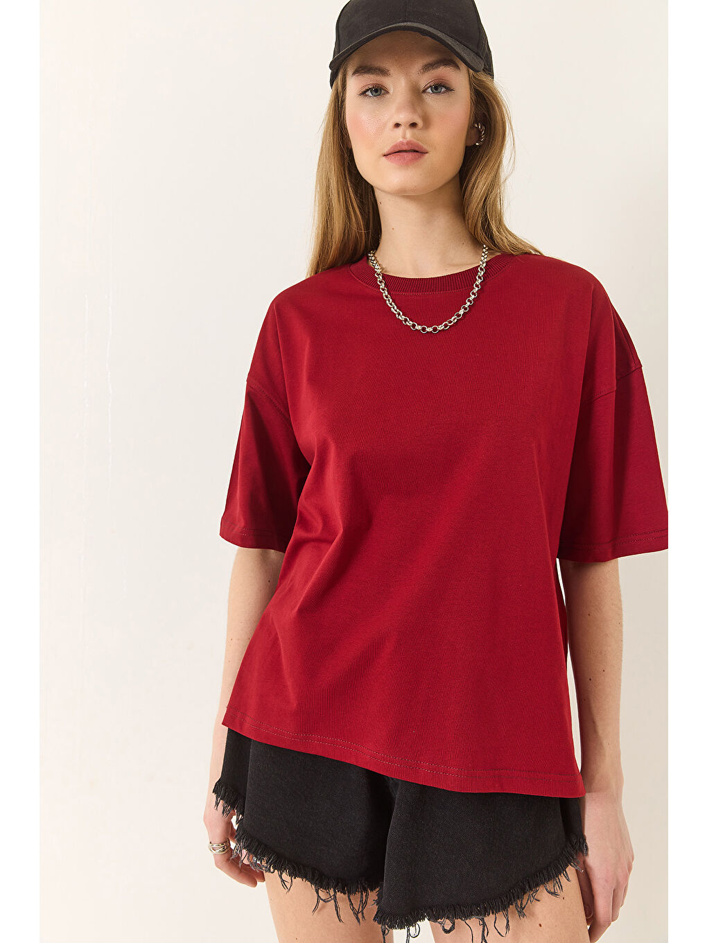 Bordo Kadın % Organik Pamuk Relaxed Fit Yırtmaçlı Yuvarlak Yakalı T-Shirt-4