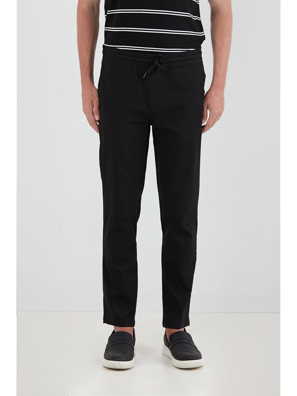 Siyah Beli Bağlamalı Jogger Kumaş Pantolon-4