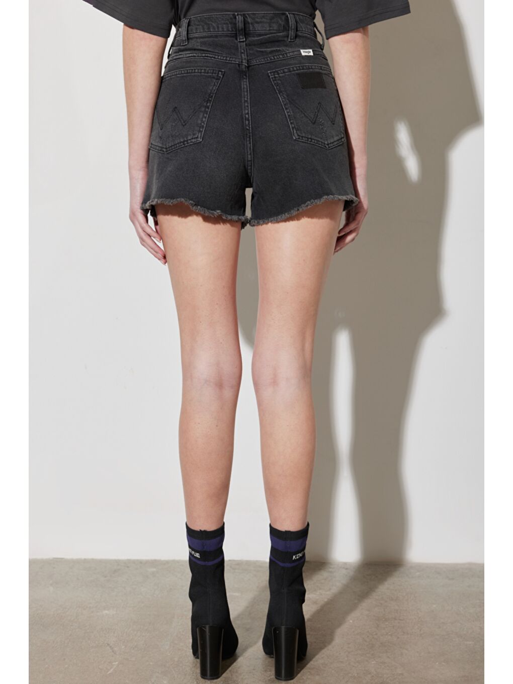 Regular Fit Normal Kesim Yüksek Bel Antrasit Jean Jean Şort-4