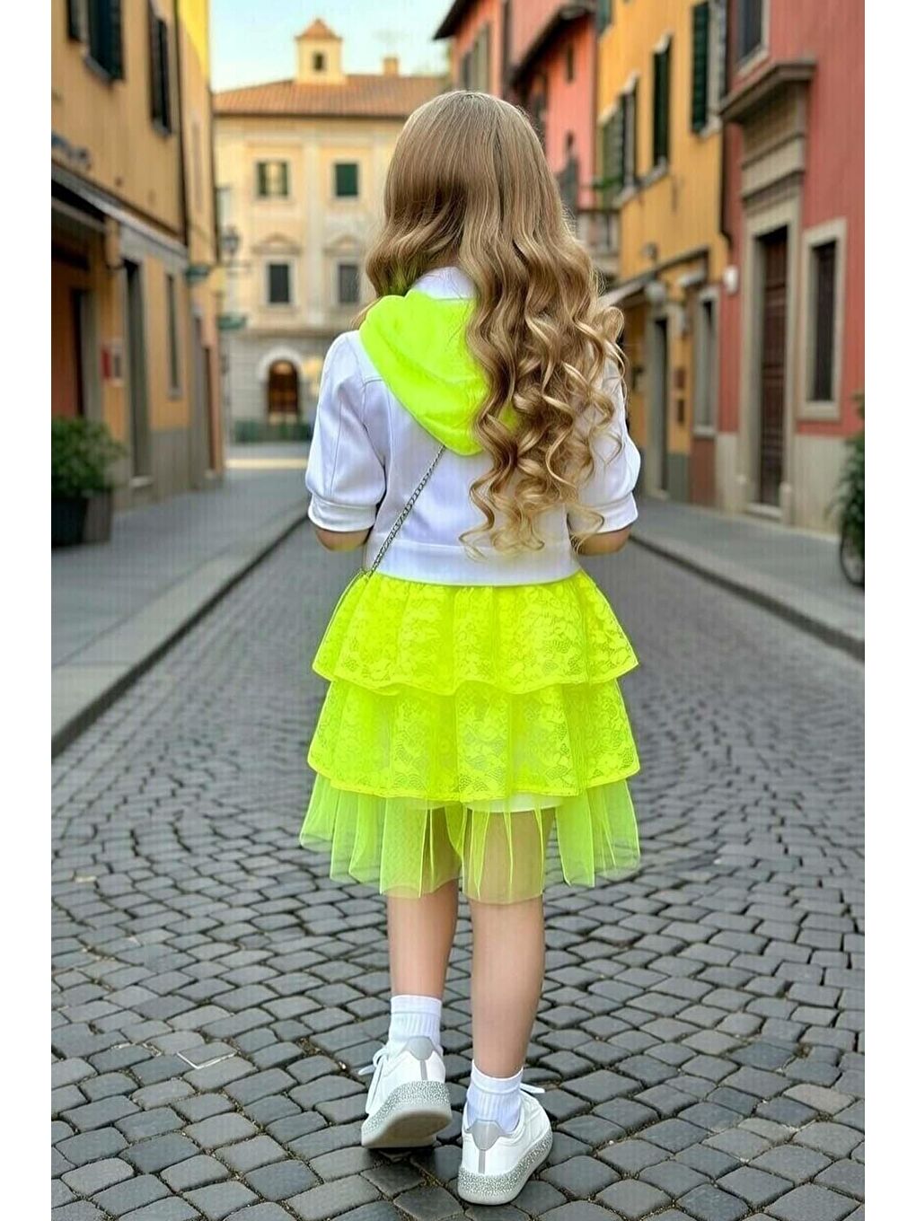 Kız Çocuk Kapüşonu Dantel Detaylı T-Shirt Jean Ceketli Dantelli Neon Sarı Etekli Takım-2