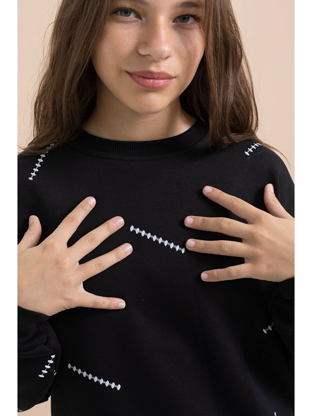 Siyah Kız Çocuk Desenli 3 İplik Şardonlu Geniş Paça Eşofman Takımı 22642-2