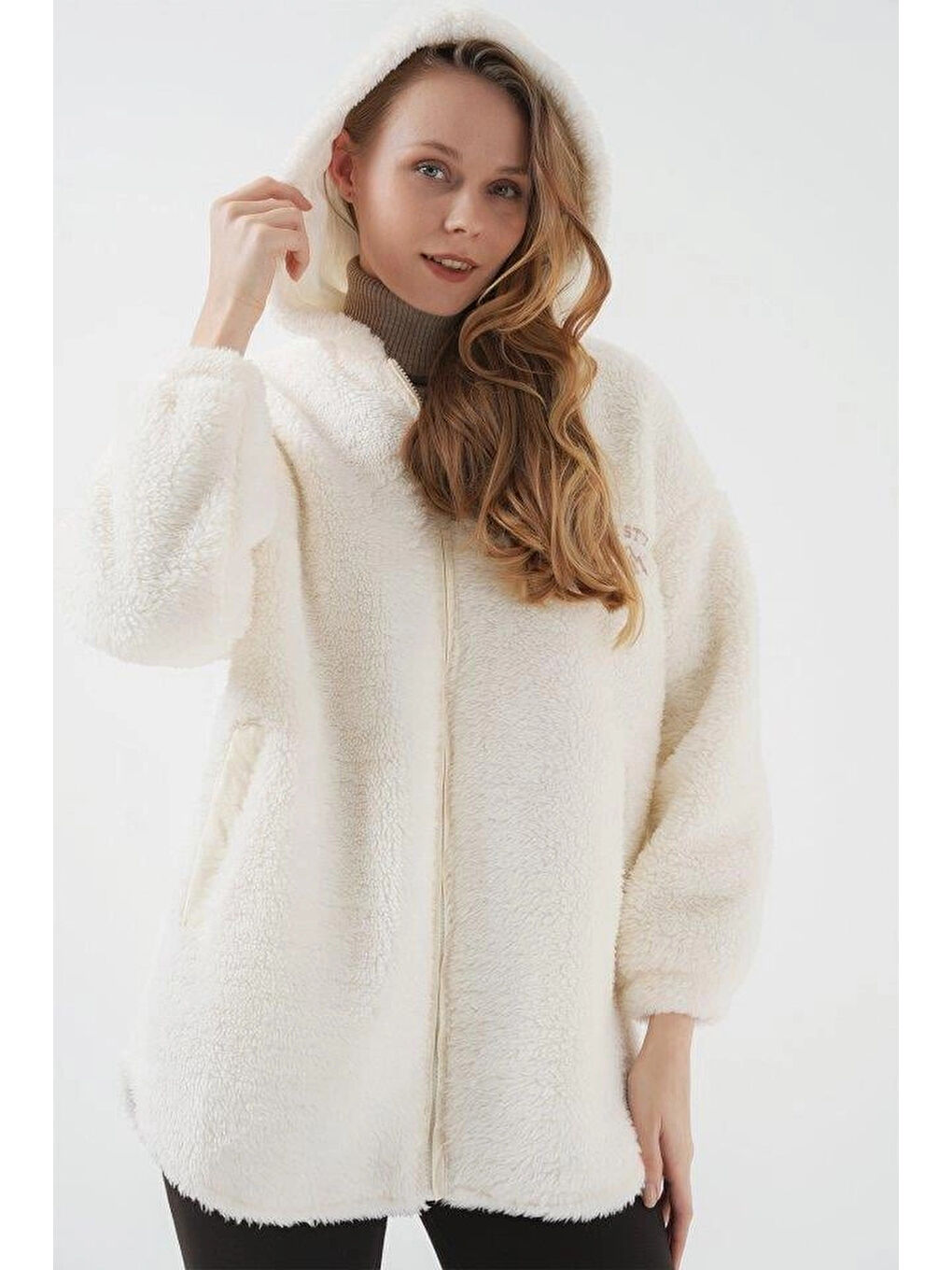 Kadın Ekru Fermuarlı Suni Yünlü Astarlı Kapüşonlu Pelüş Ceket HZL25W-BD152071-1