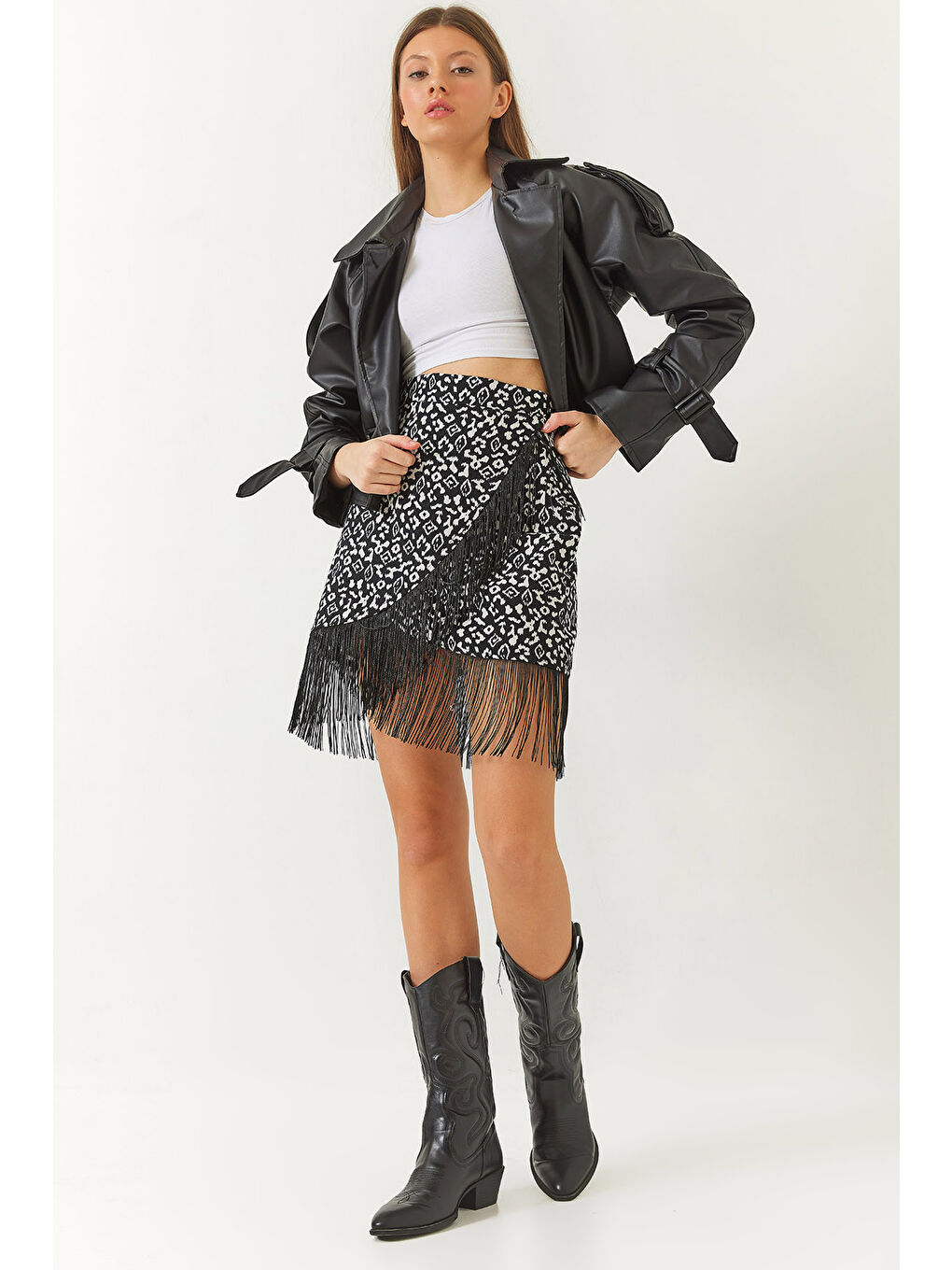 Siyah Kadın Anvelop Detaylı Desenli Püsküllü Etek DE