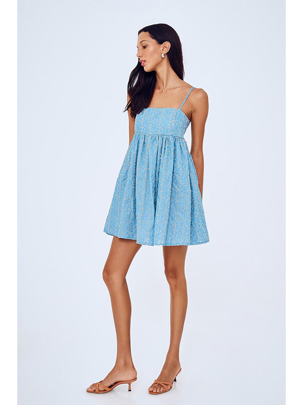 Nakış Detaylı Askılı Cepli Mini Elbise Mavi-2