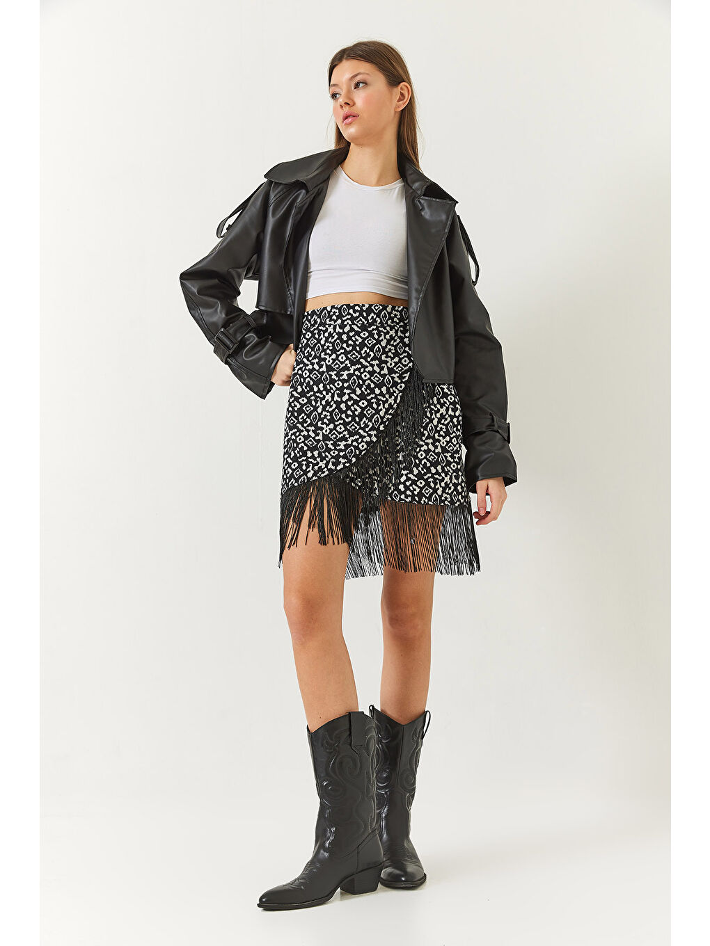 Siyah Kadın Anvelop Detaylı Desenli Püsküllü Etek DE-3