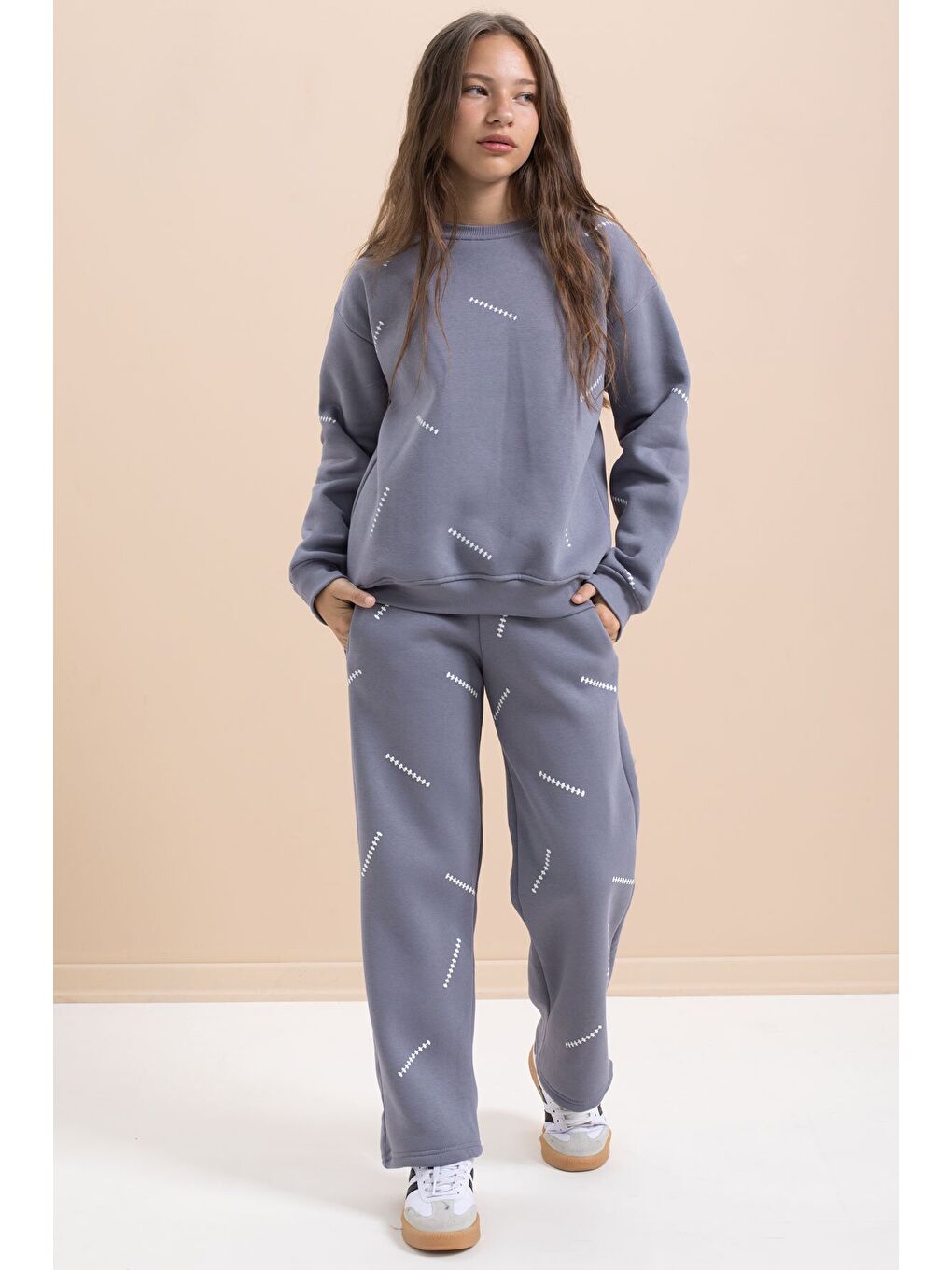 Gri Kız Çocuk Desenli 3 İplik Şardonlu Geniş Paça Eşofman Takımı 22648-1