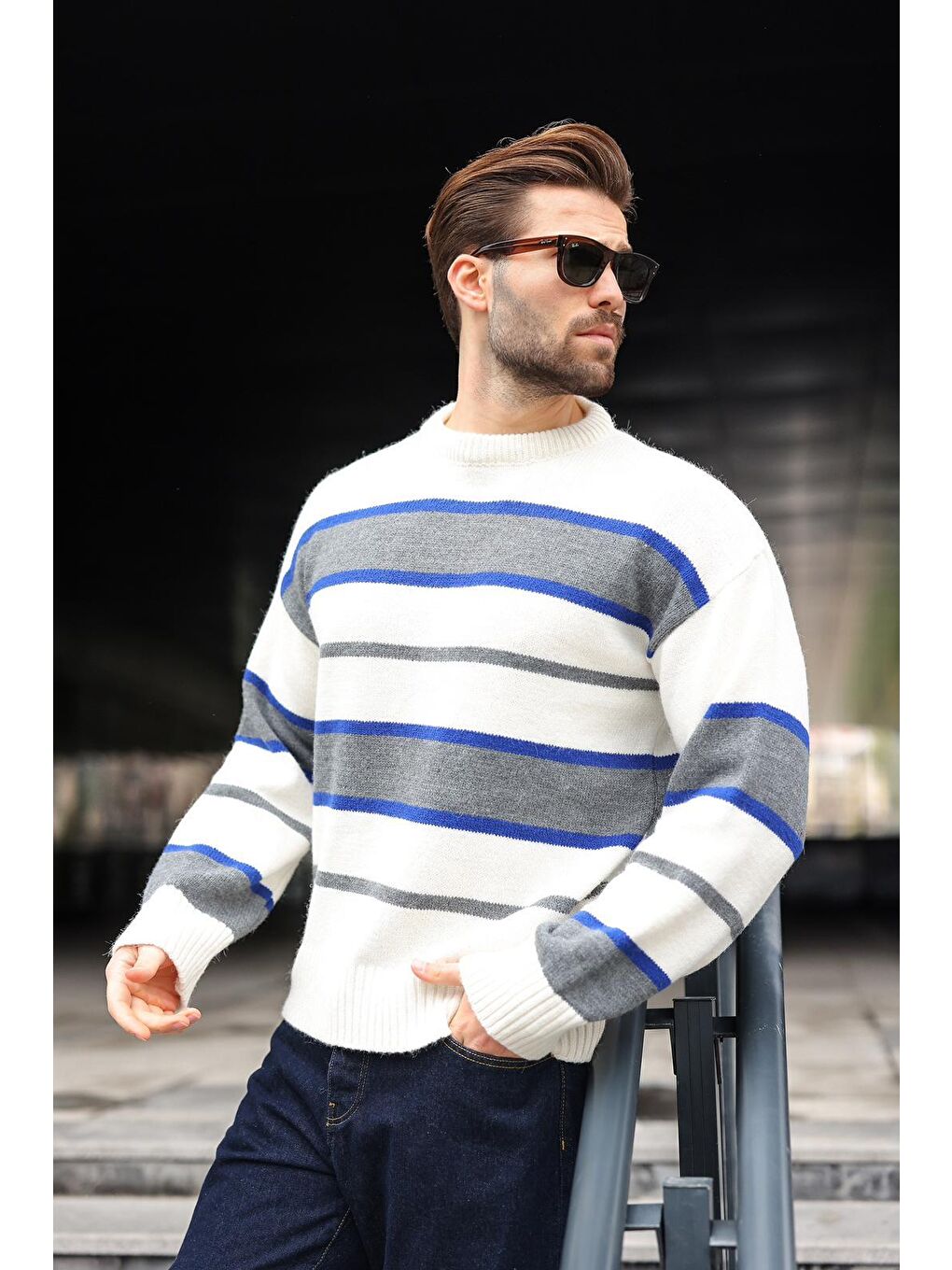 Beyaz Kemik Rengi Çizgili Bisiklet Yaka Triko Erkek Kazak E7455