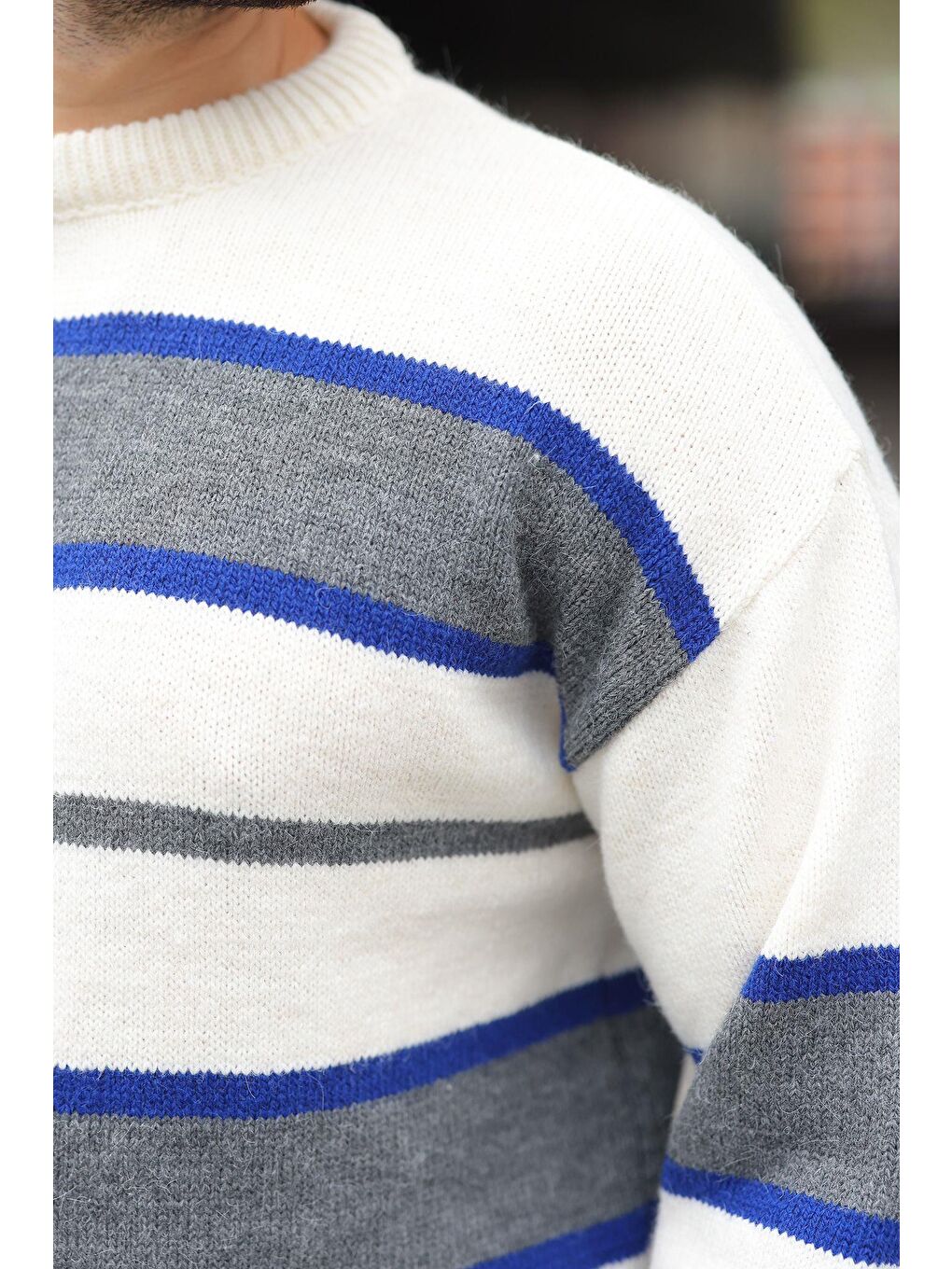 Beyaz Kemik Rengi Çizgili Bisiklet Yaka Triko Erkek Kazak E7455-2