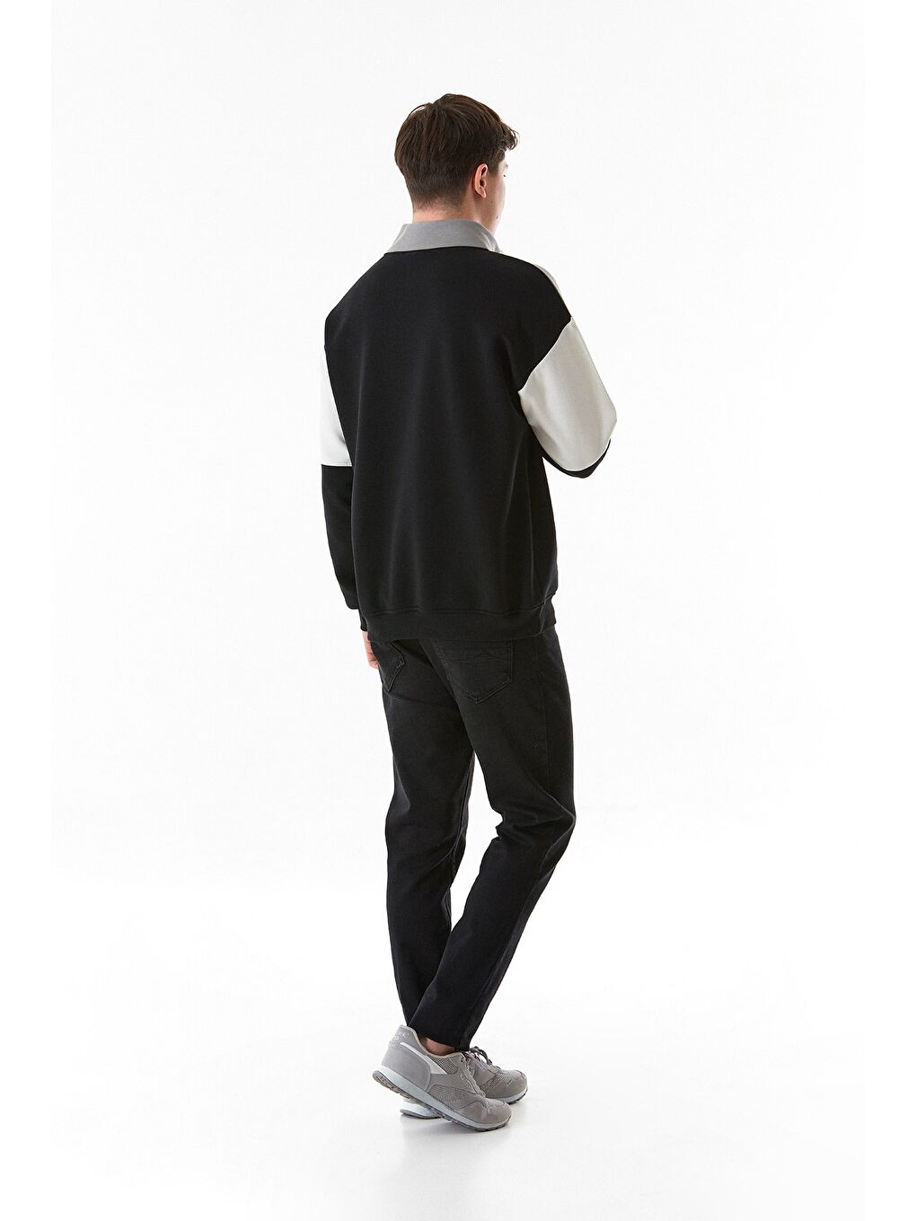 Siyah 3 İplik Renk Bloklu Yarım Fermuarlı Dik Yaka Sweatshirt-2