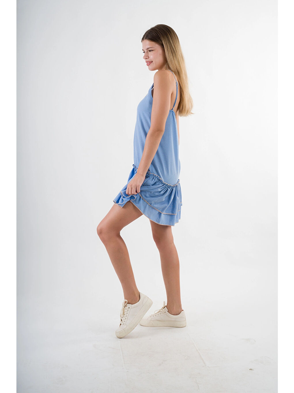 Kadın Mavi V Yaka İp Askılı Eteği Pileli Güpür Detaylı Elbise HZL24S-YY244-2