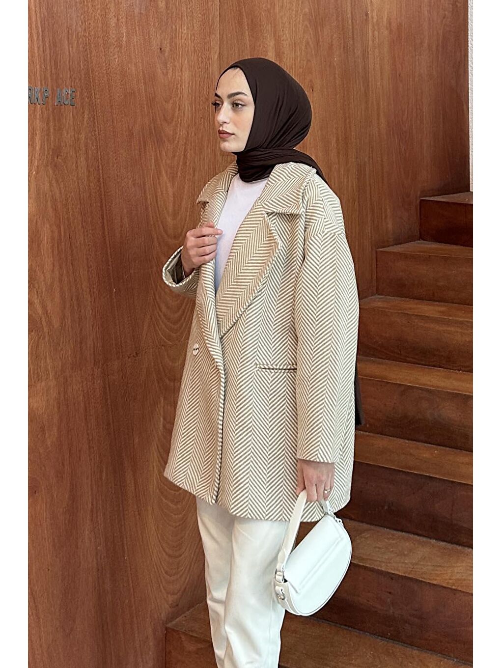 Kahverengi Zikzak Desen Balık Sırtı Kaban Camel-1