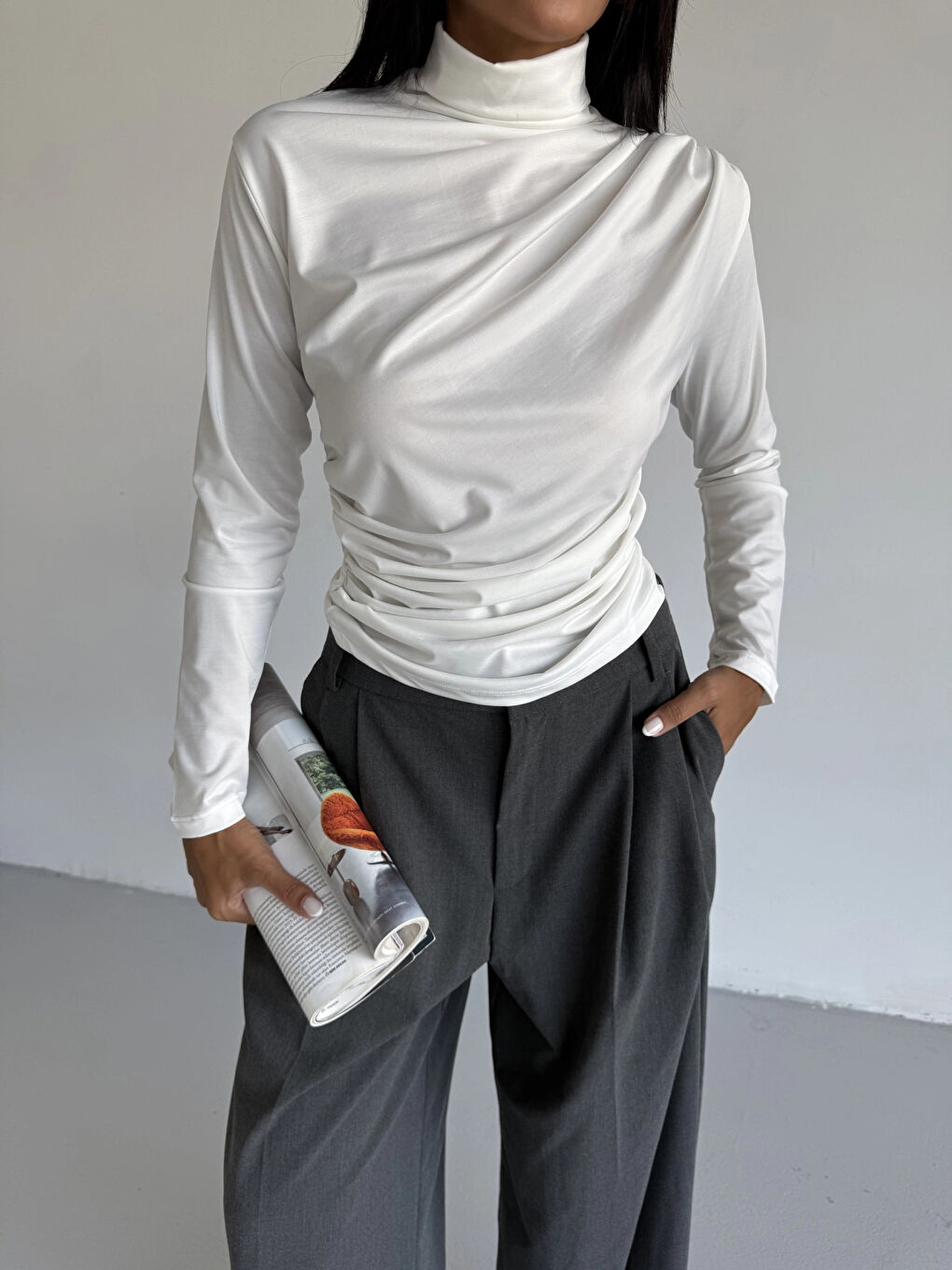 Kadın Beyaz Uzun Kollu Drape Detaylı Boğazlı Sandy Bluz HZL25W-FRY123301